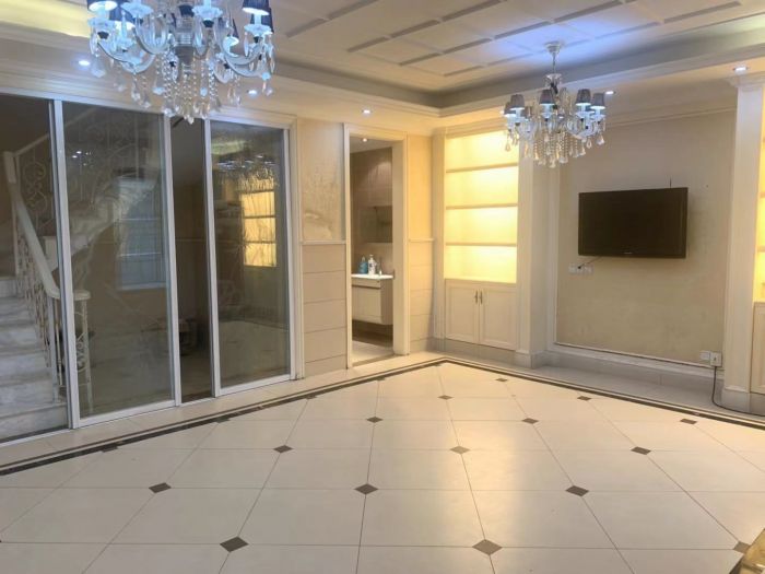 军山花园 4室2厅4卫 188.00m&sup2;