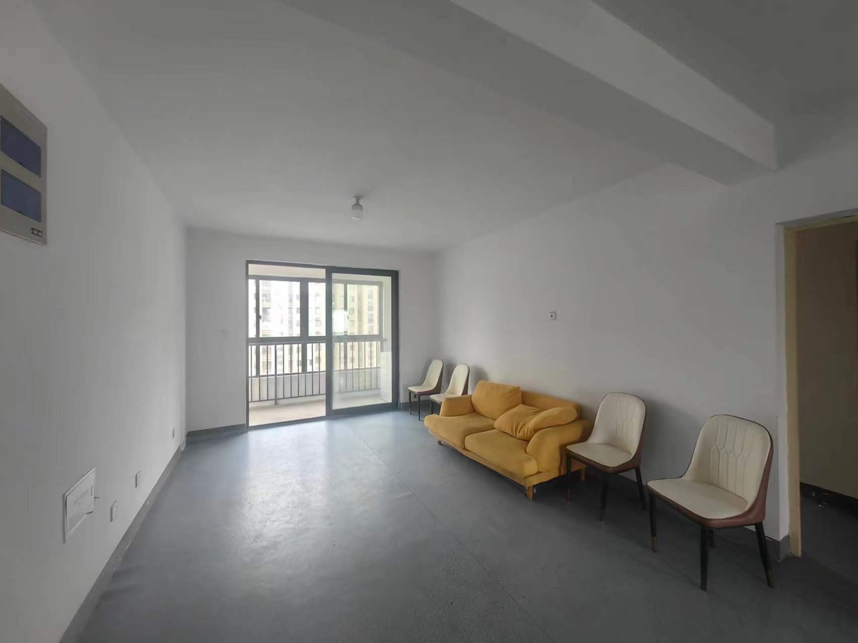 同和嘉苑东区 3室2厅1卫 135m&sup2;