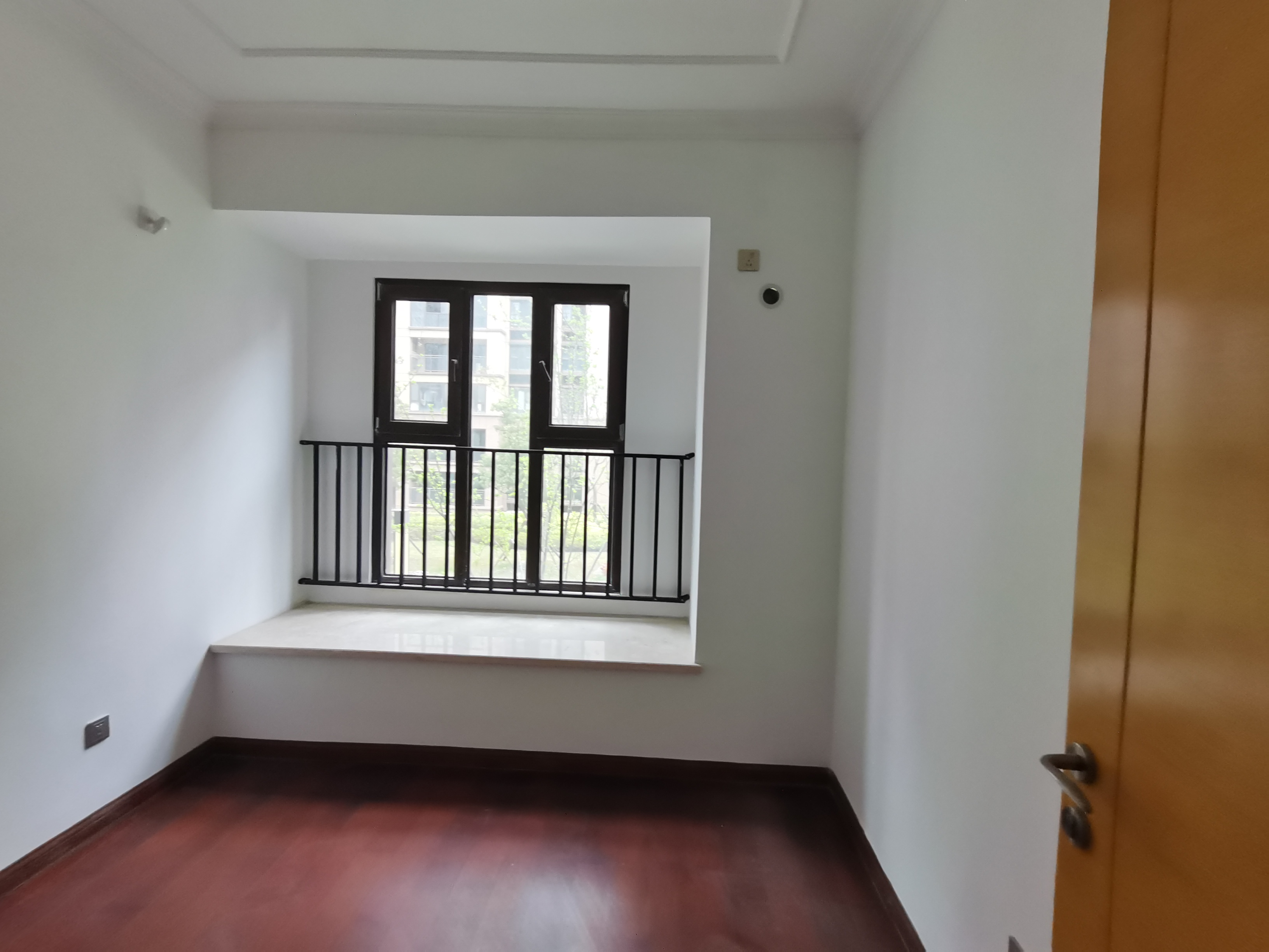 富力院士廷 4室2厅2卫 156m&sup2;