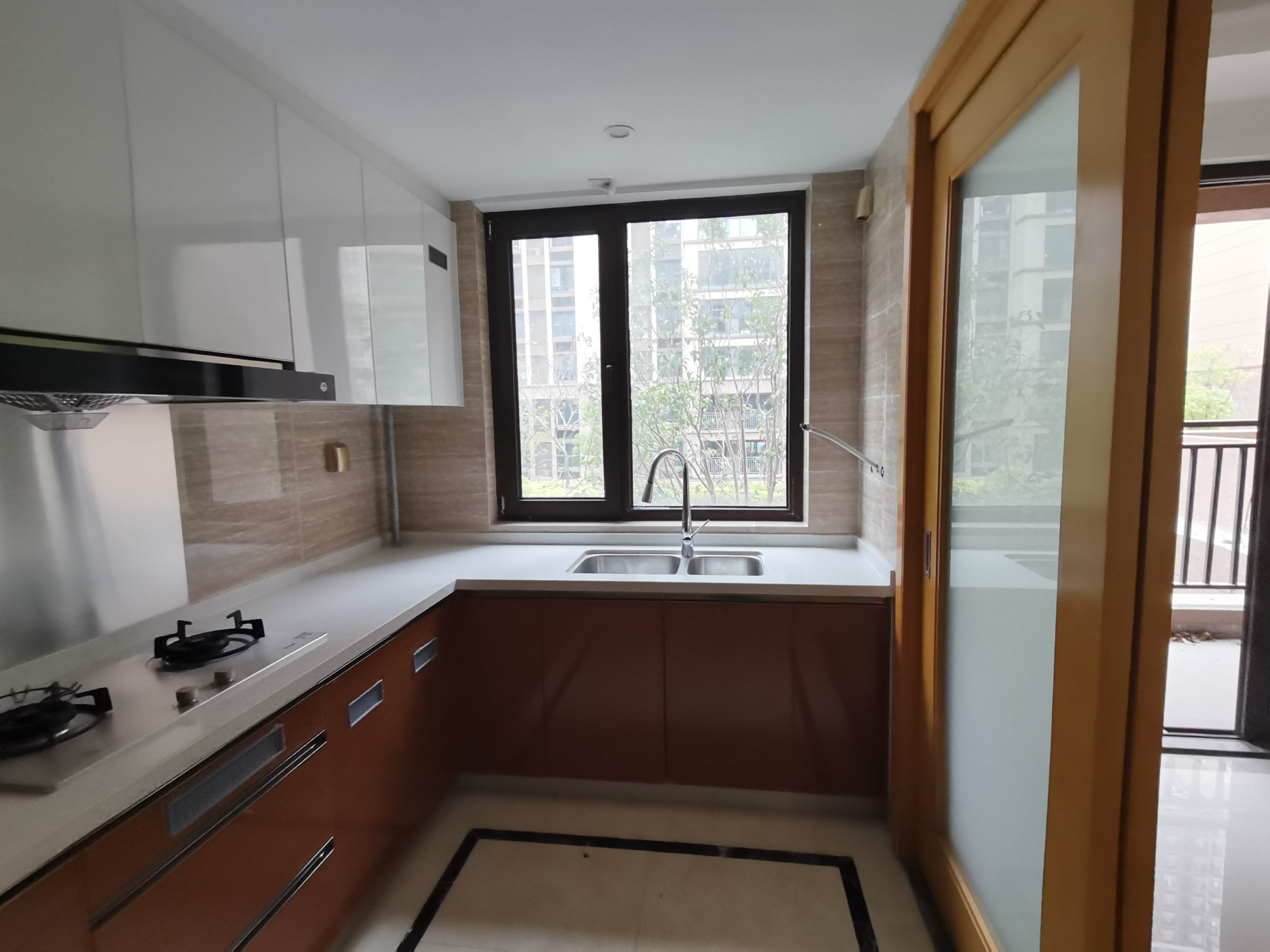 富力院士廷 4室2厅2卫 156m&sup2;