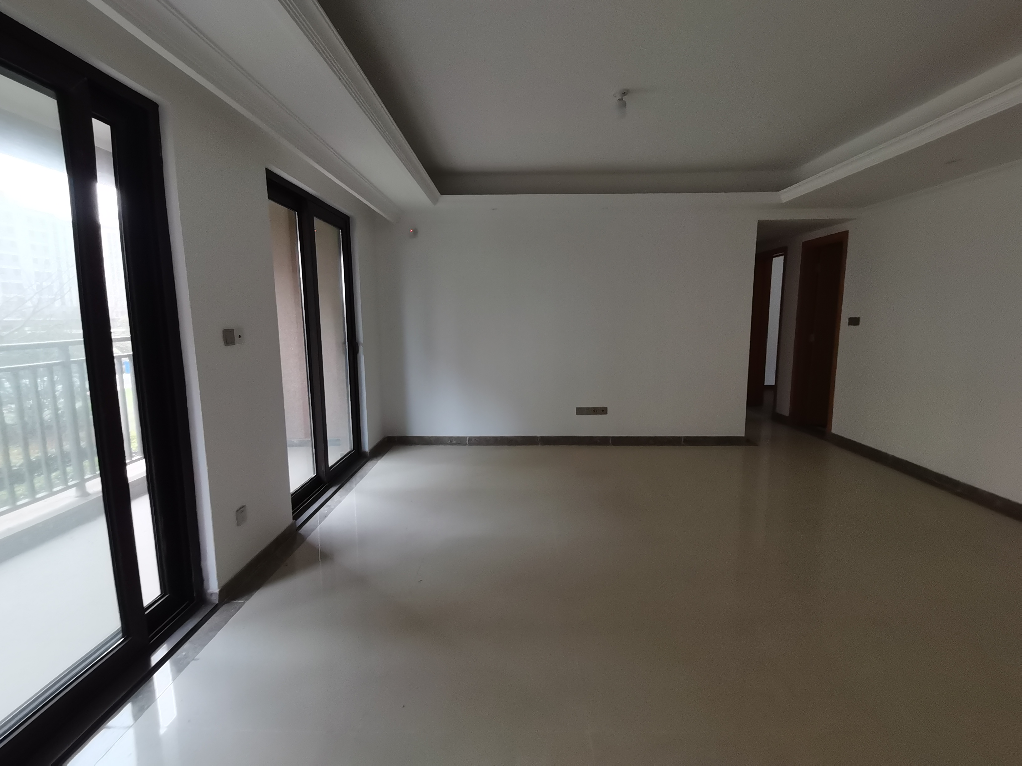 富力院士廷 4室2厅2卫 156m&sup2;