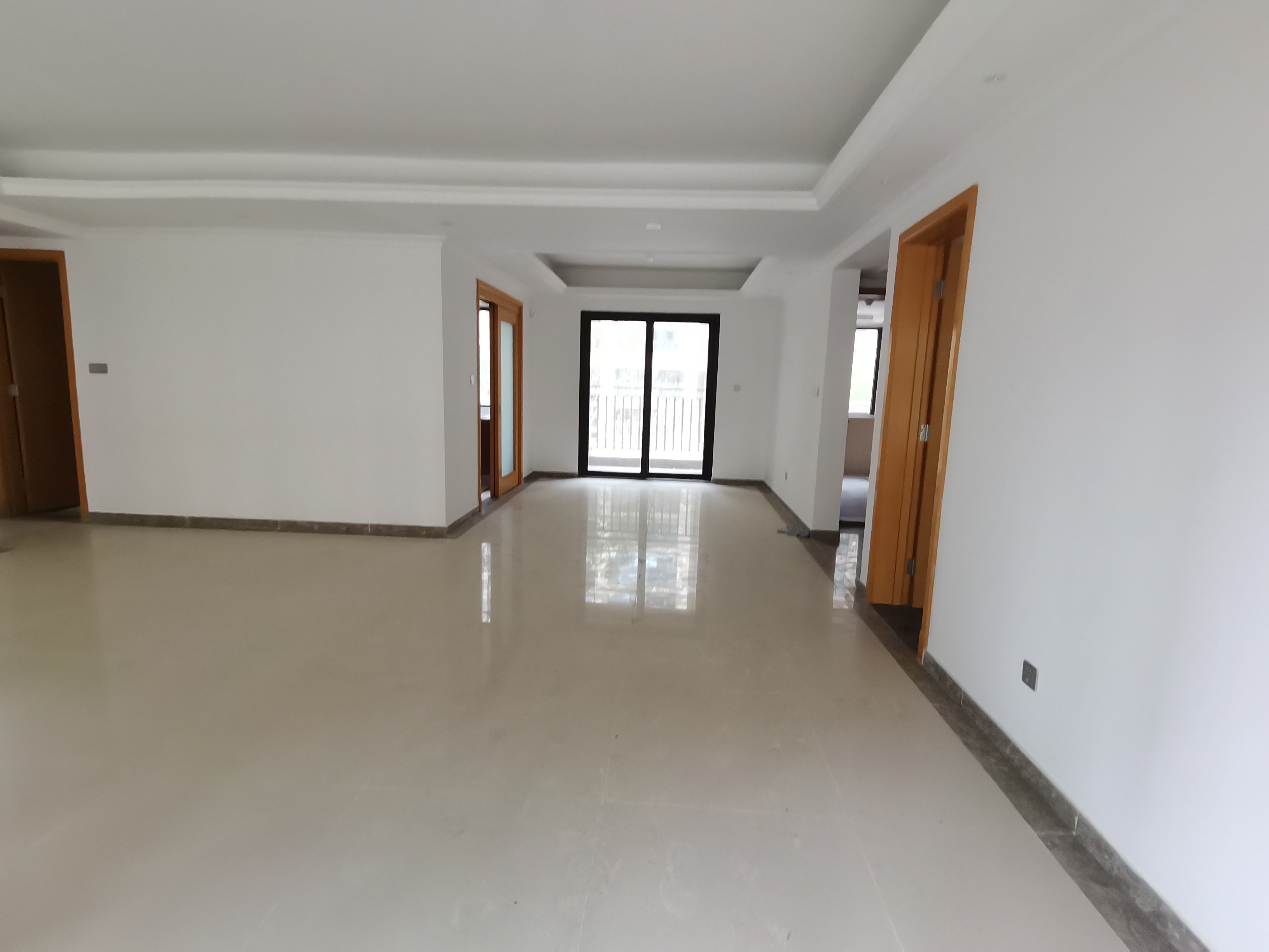 富力院士廷 4室2厅2卫 156m&sup2;