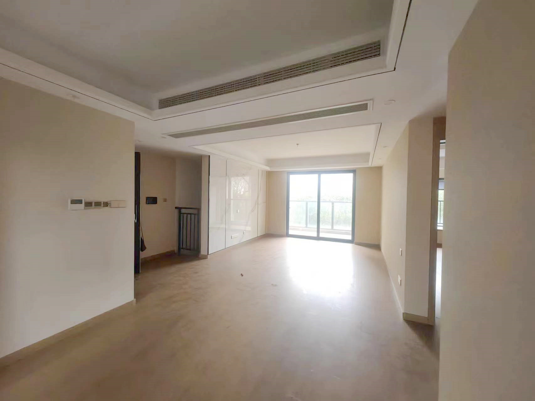 中海翠湖溪岸 5室2厅3卫 218.00m²