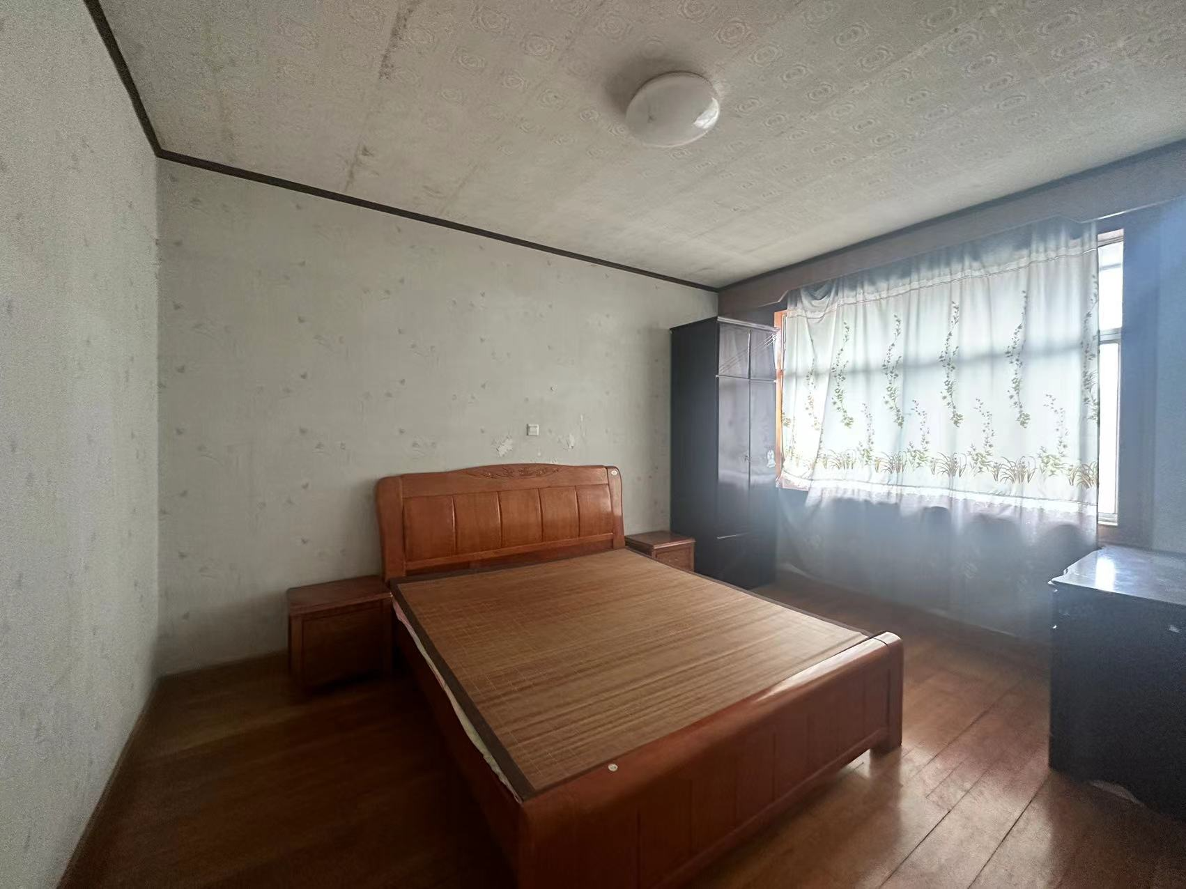 金和小区 3室2厅1卫 115m&sup2;