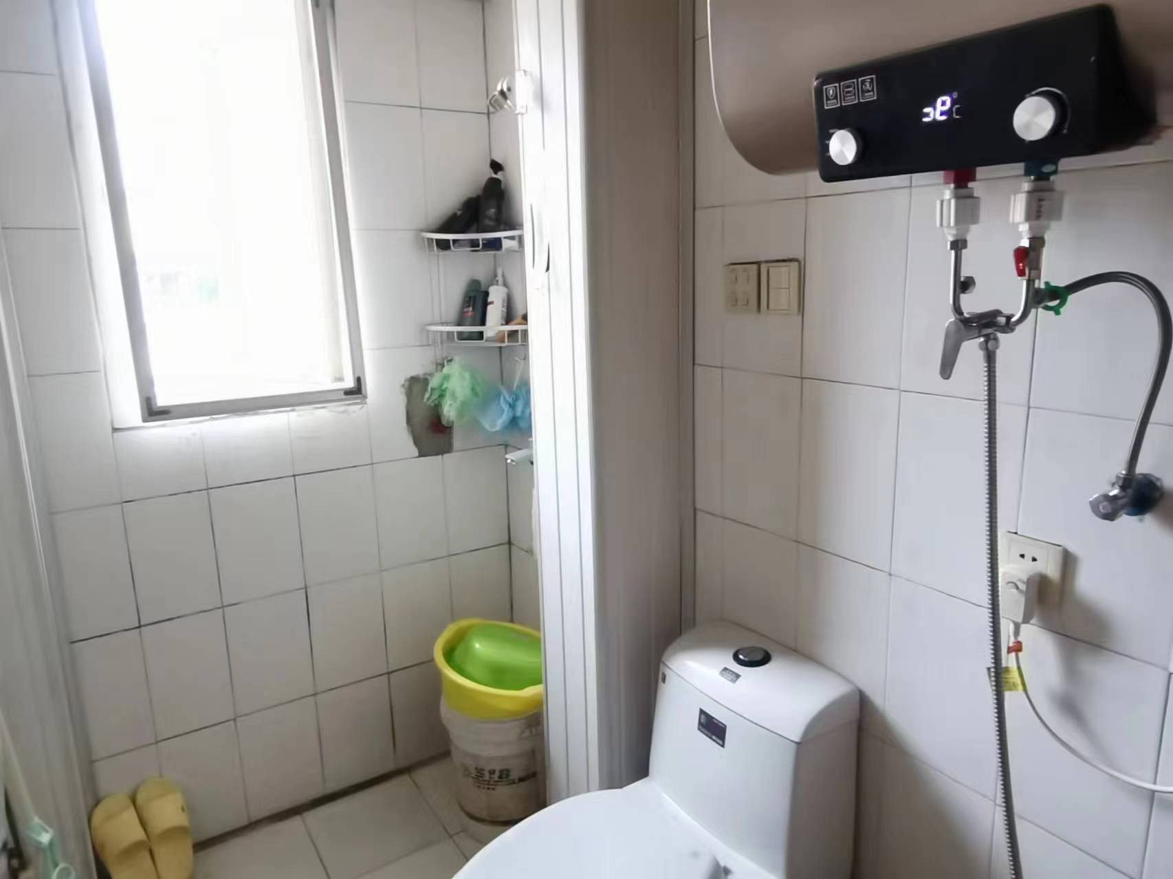 虹桥东村 2室1厅1卫 65m&sup2;