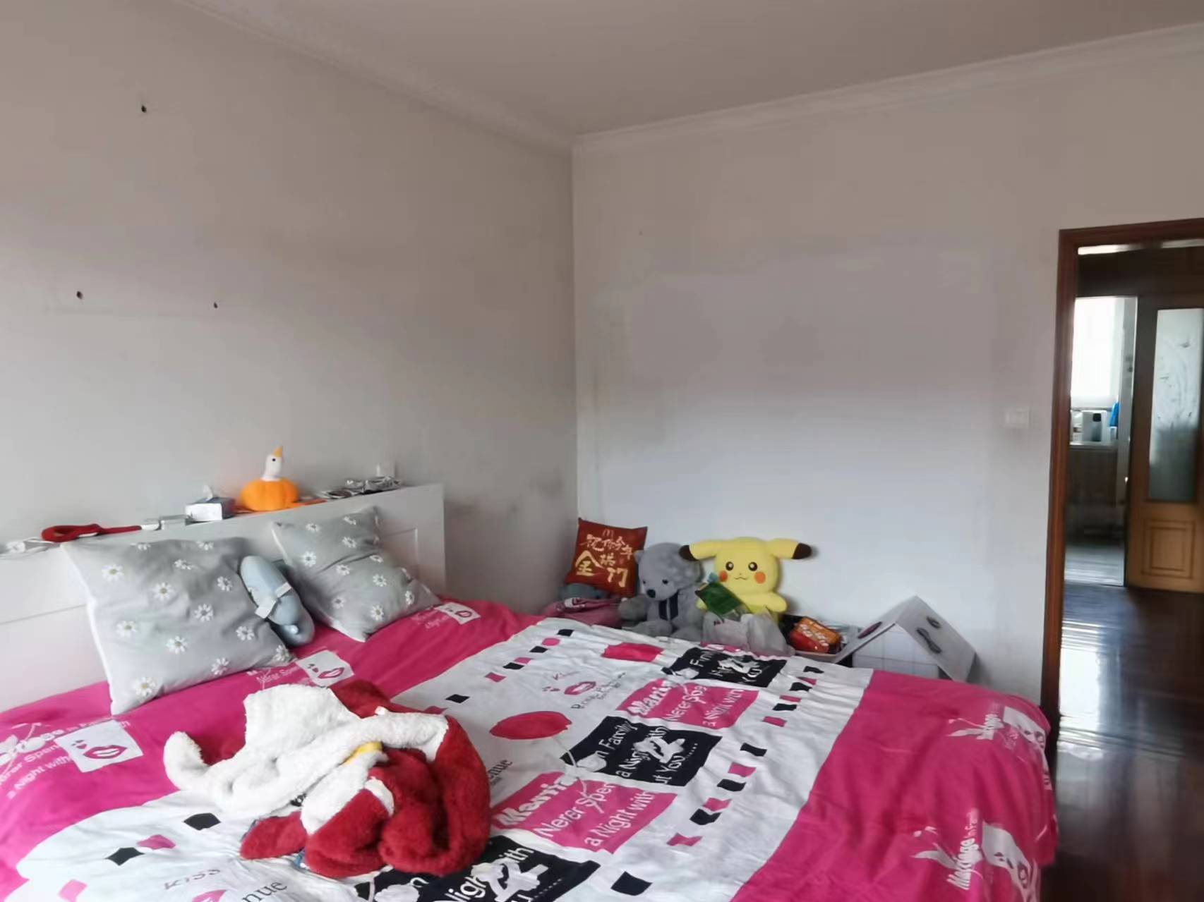 虹桥东村 2室1厅1卫 65m&sup2;