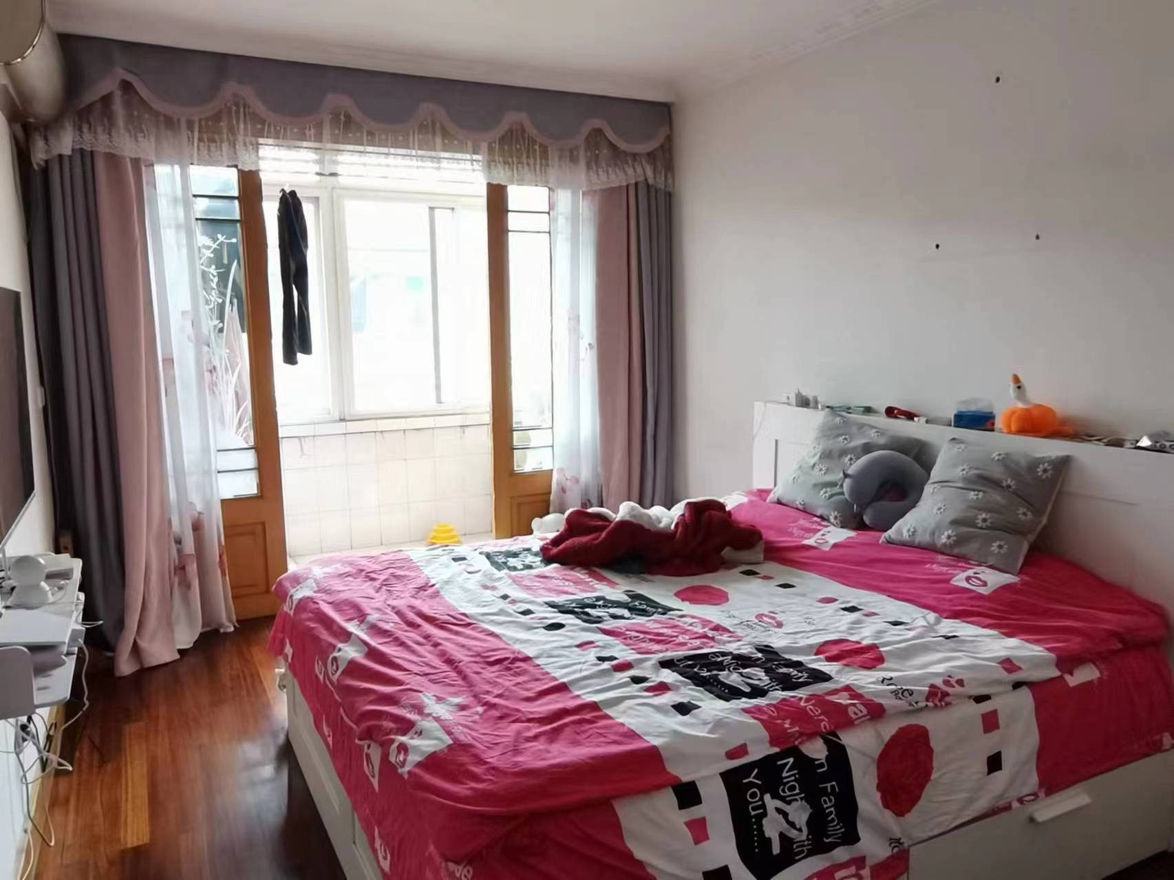虹桥东村 2室1厅1卫 65m&sup2;