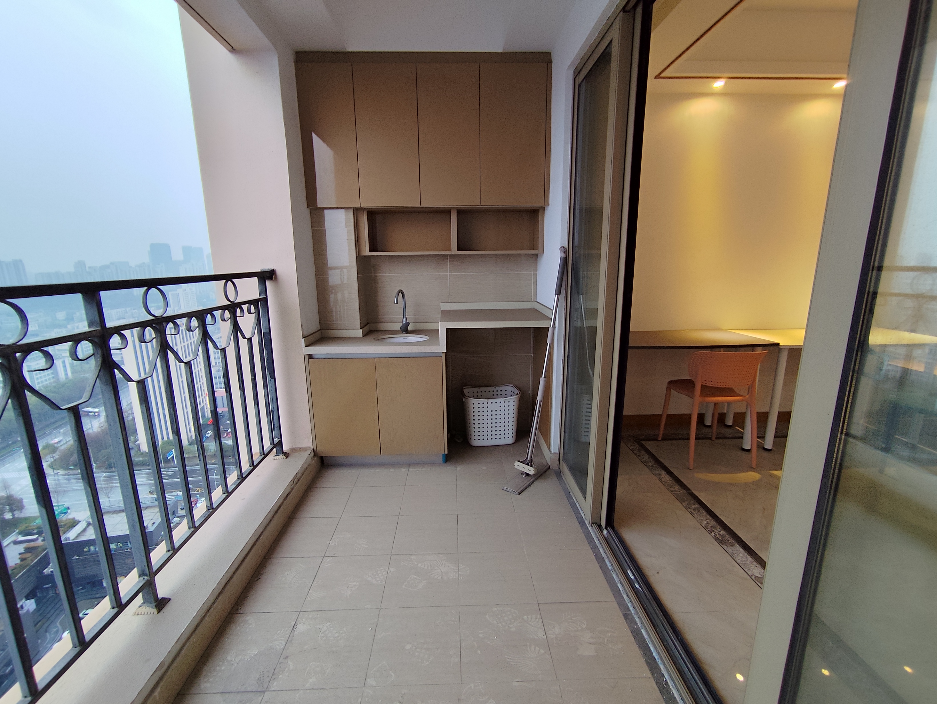 中南世纪花城三期 3室2厅1卫 99.79m&sup2;