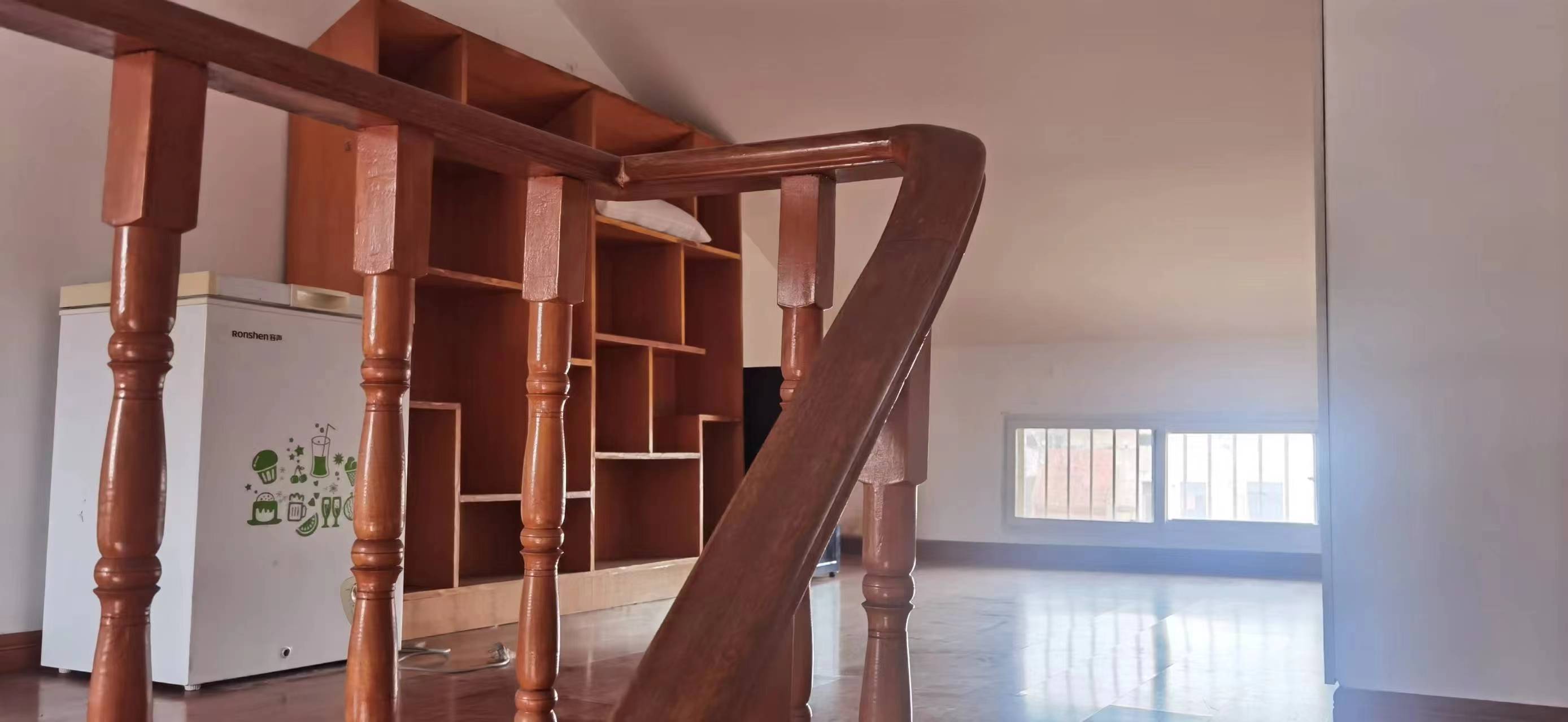 学田东苑 3室2厅2卫 68.5m²