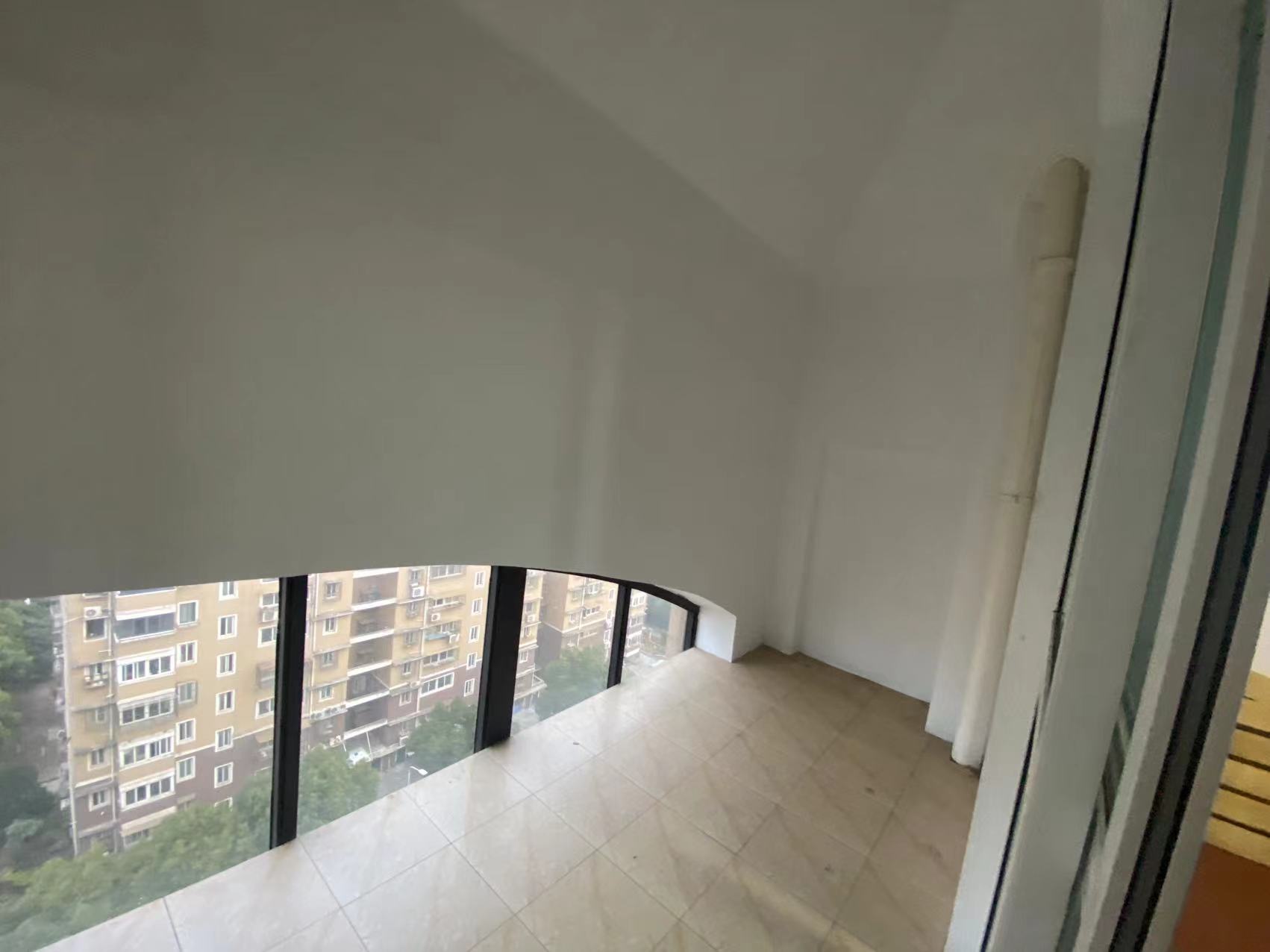 外滩花苑 4室2厅2卫 146m²