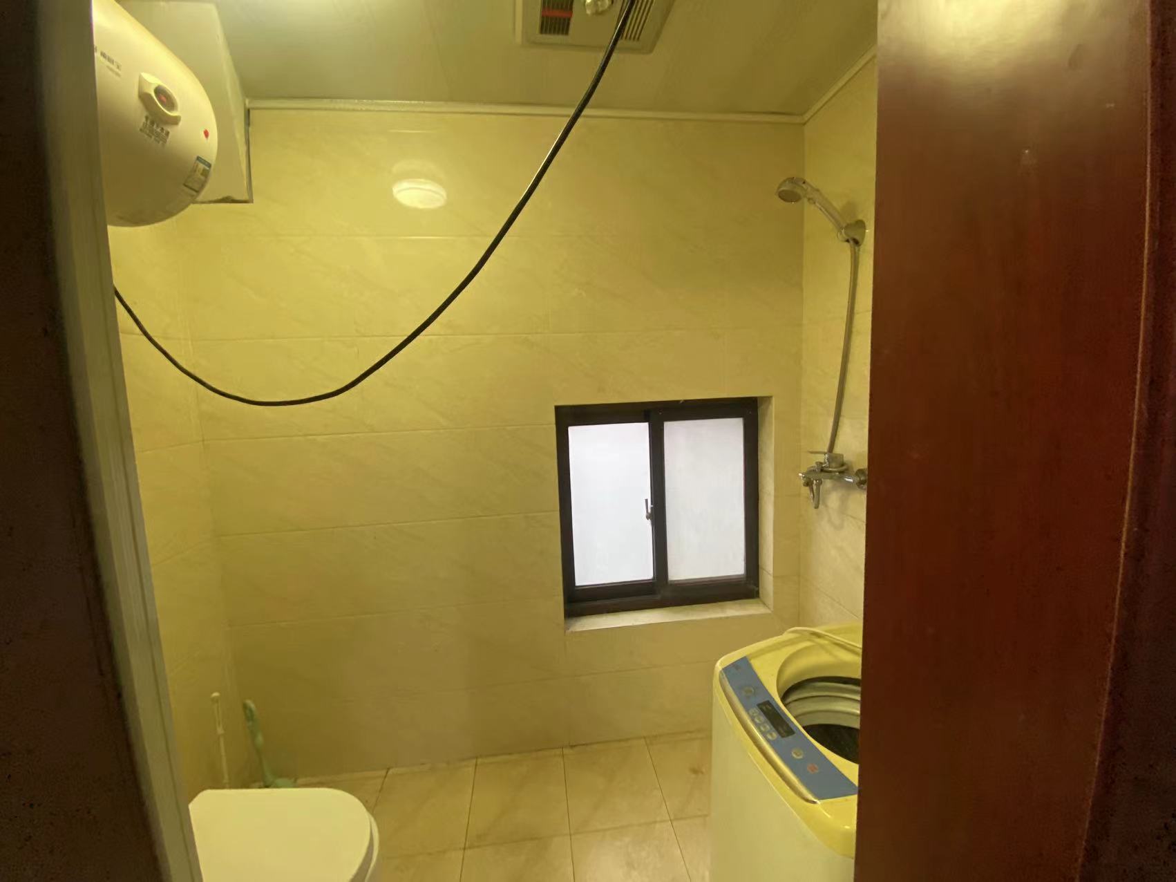 外滩花苑 4室2厅2卫 146m²