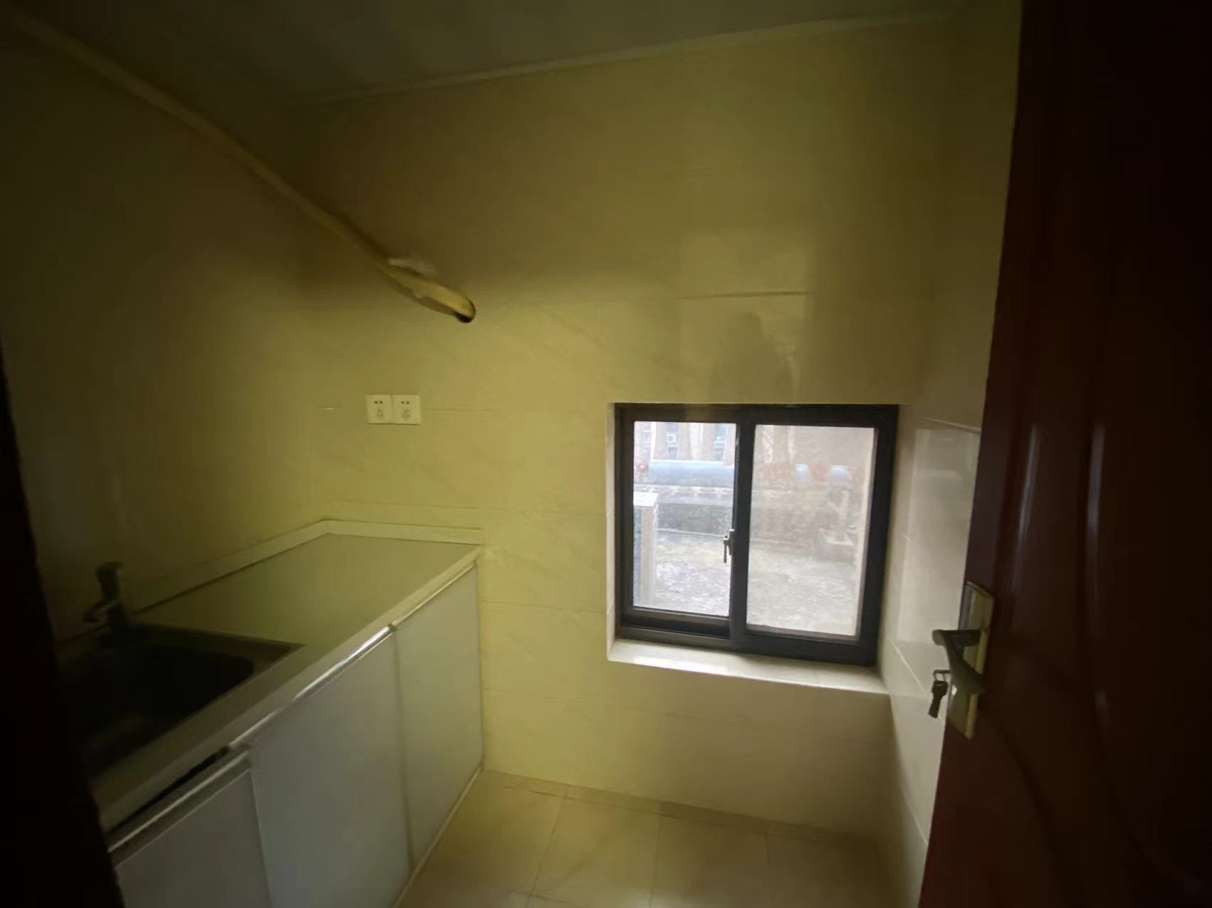 外滩花苑 4室2厅2卫 146m²