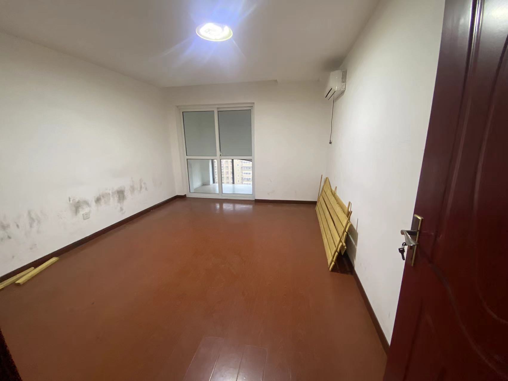 外滩花苑 4室2厅2卫 146m²