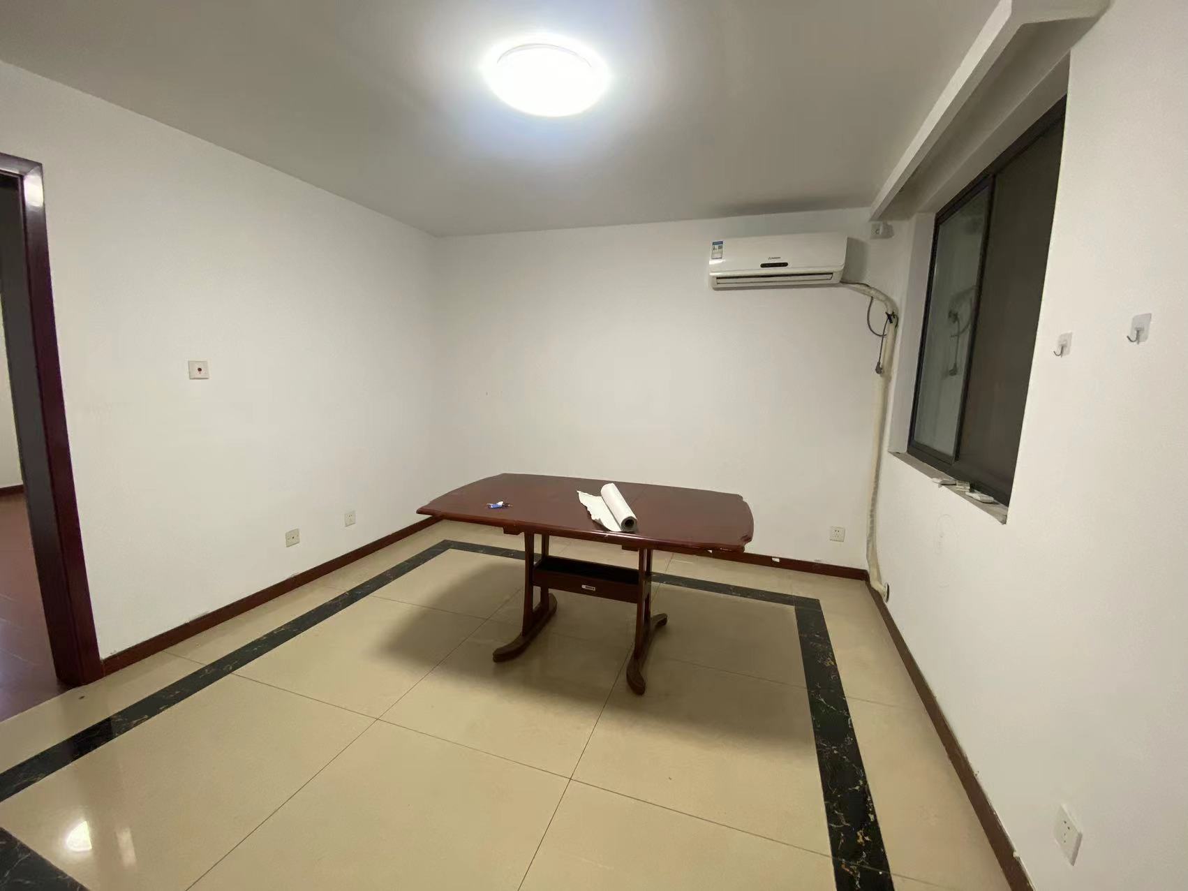 外滩花苑 4室2厅2卫 146m²