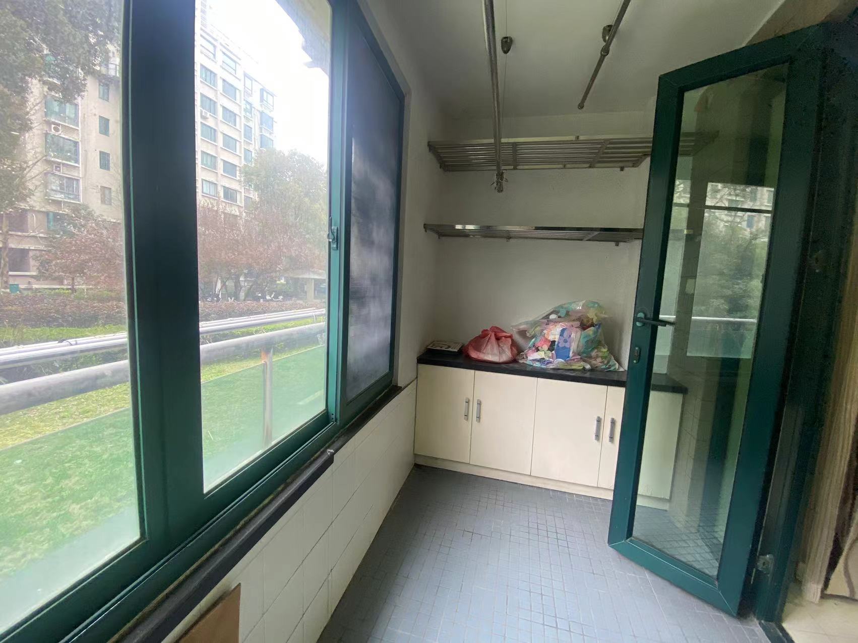 都市华城 3室2厅2卫 141.3m&sup2;