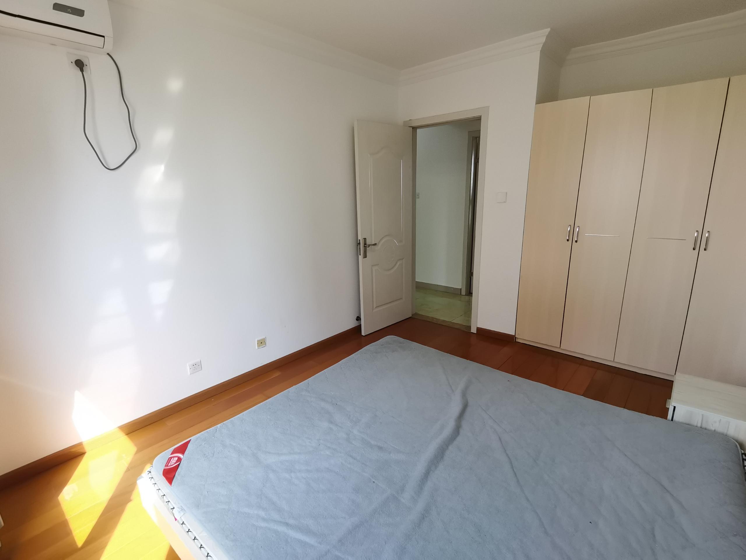 景瑞御府 3室2厅1卫 92m&sup2;