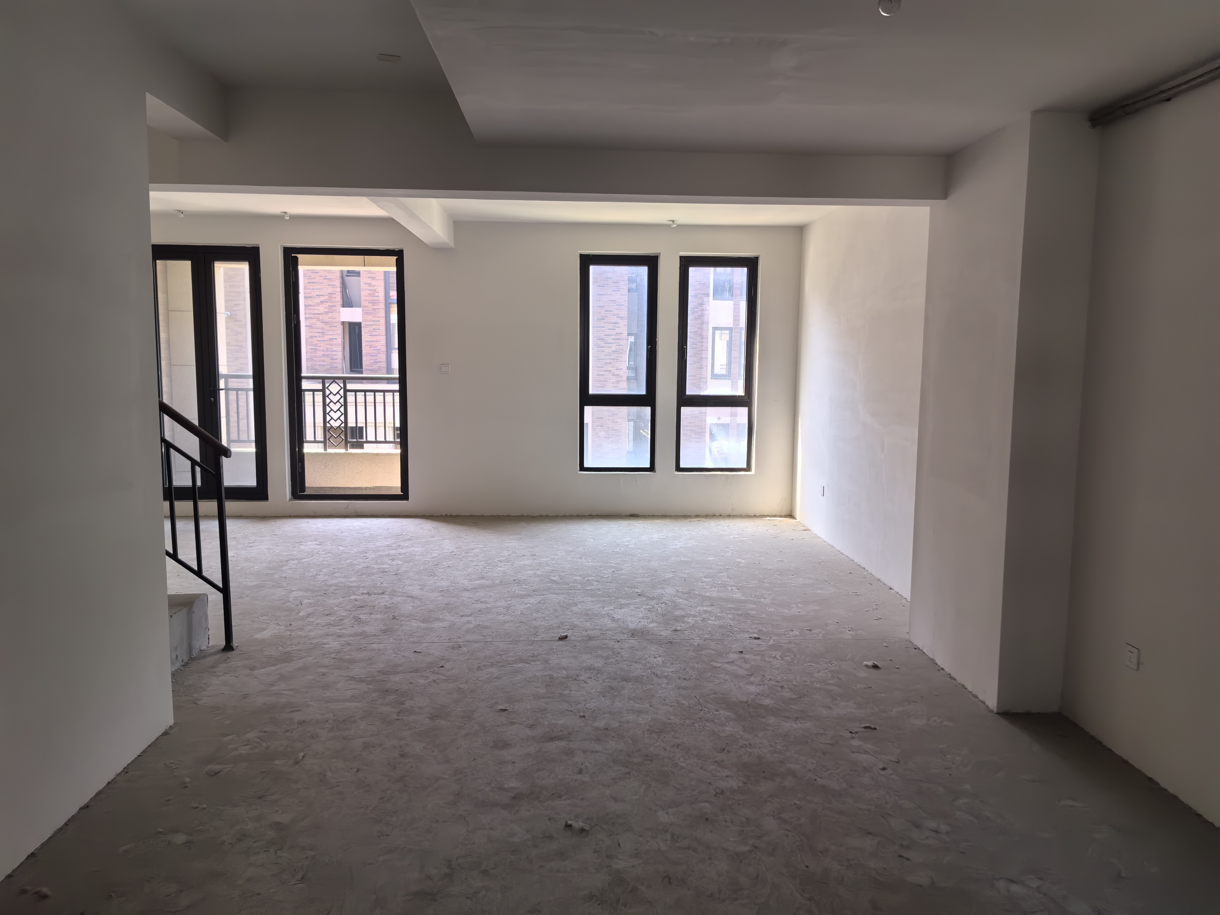 山水壹号 4室2厅2卫 236m²