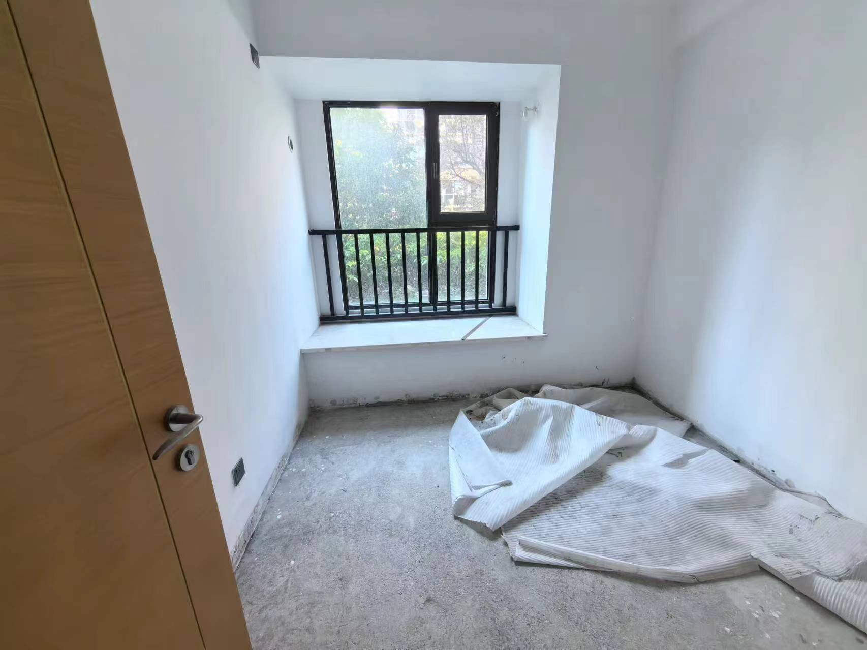 富力院士廷 4室2厅2卫 140.00m&sup2;