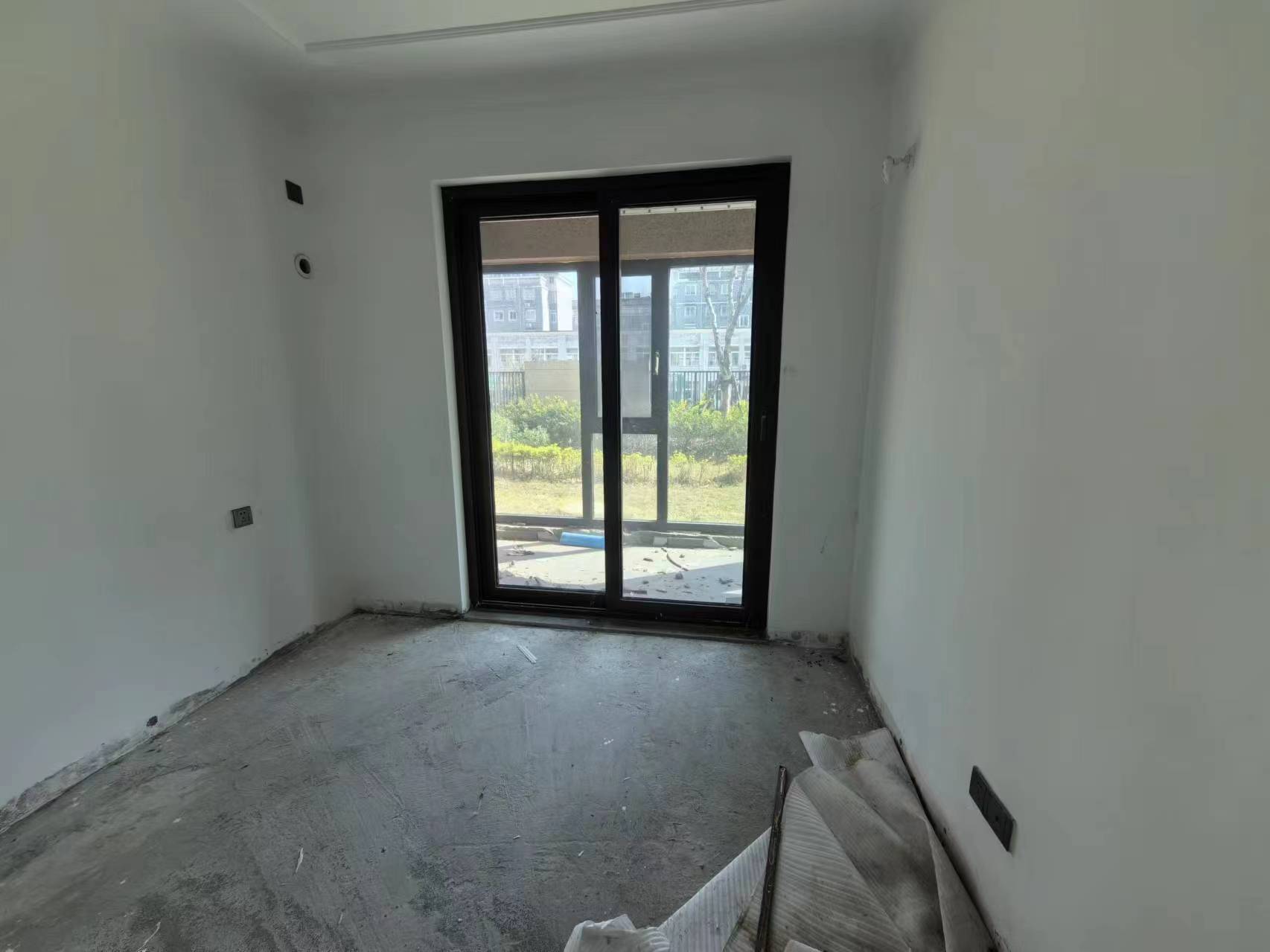 富力院士廷 4室2厅2卫 140.00m&sup2;