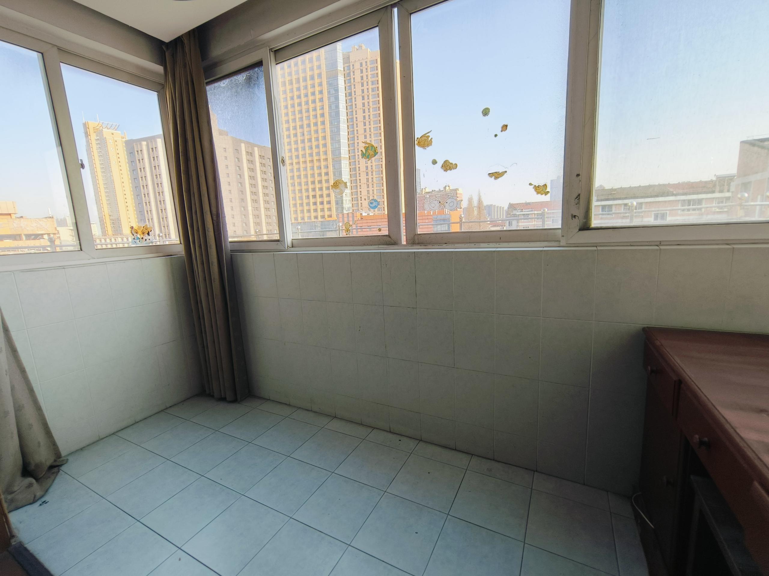 文峰花苑 3室2厅1卫 107.70m&sup2;