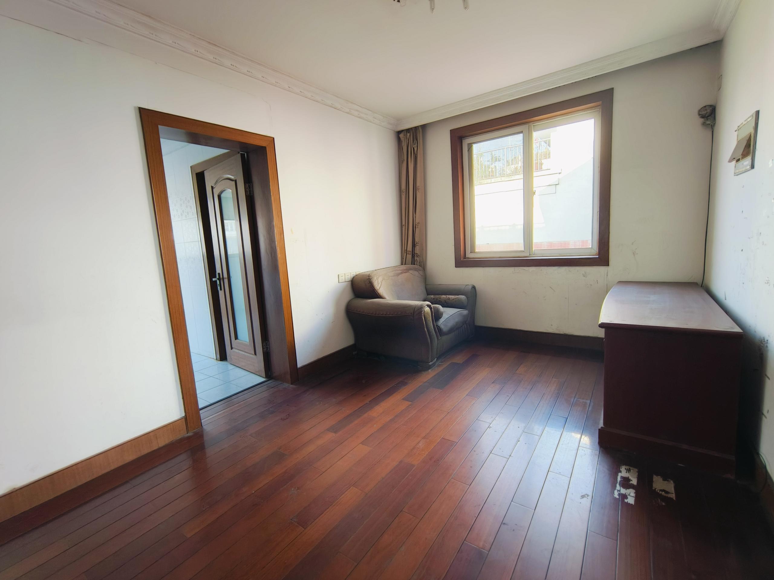 文峰花苑 3室2厅1卫 107.70m&sup2;
