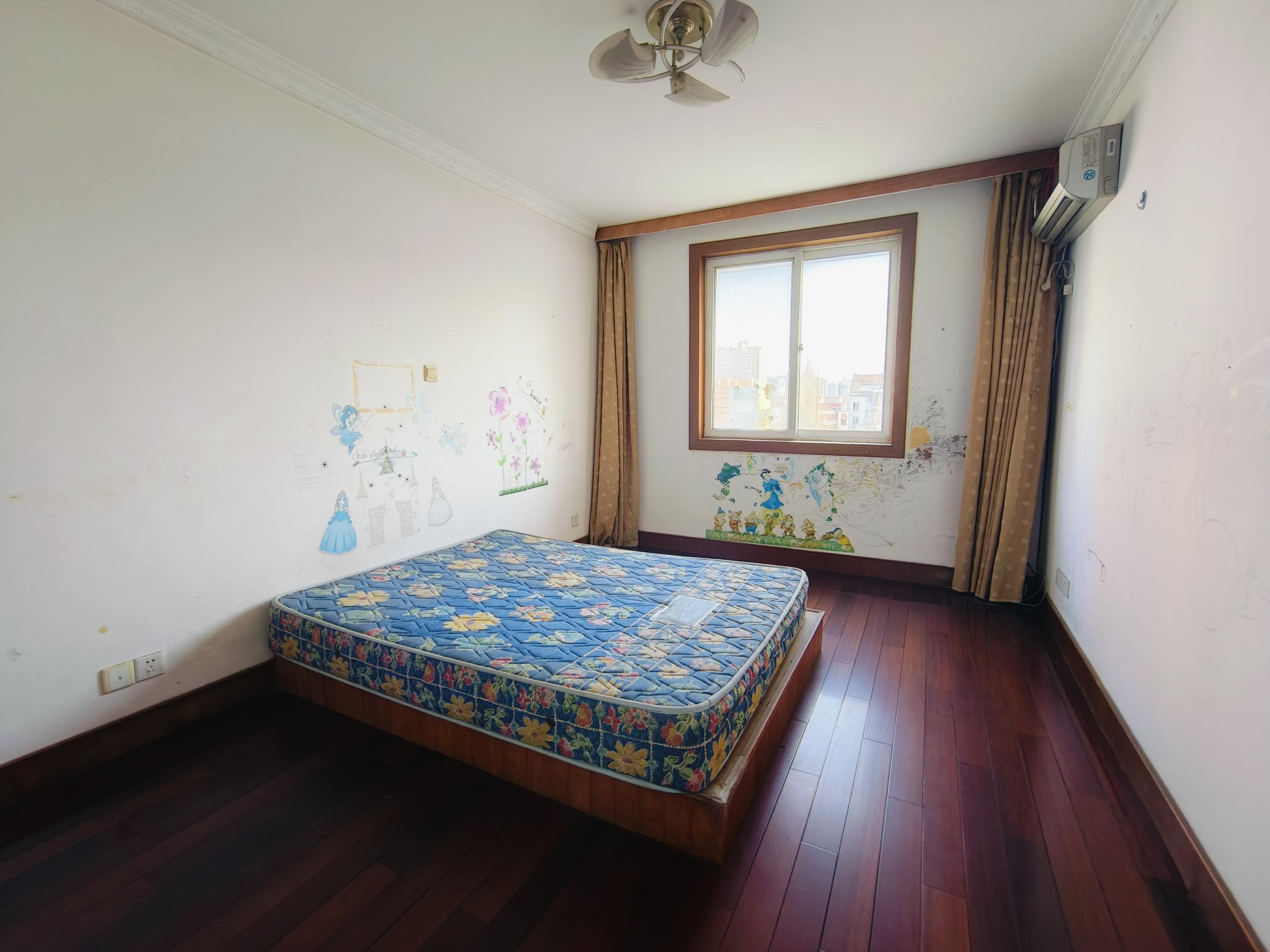 文峰花苑 3室2厅1卫 107.70m&sup2;