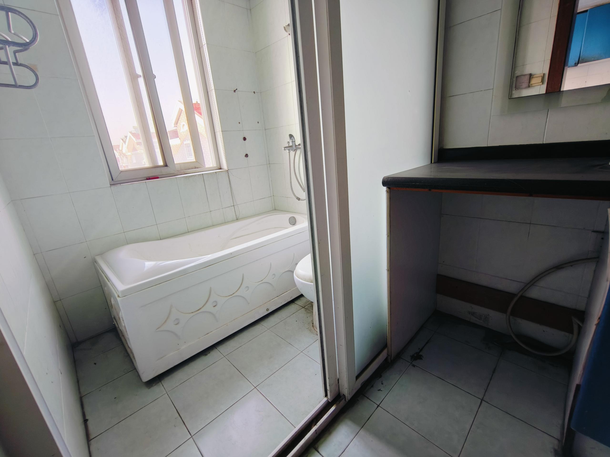 文峰花苑 3室2厅1卫 107.70m&sup2;
