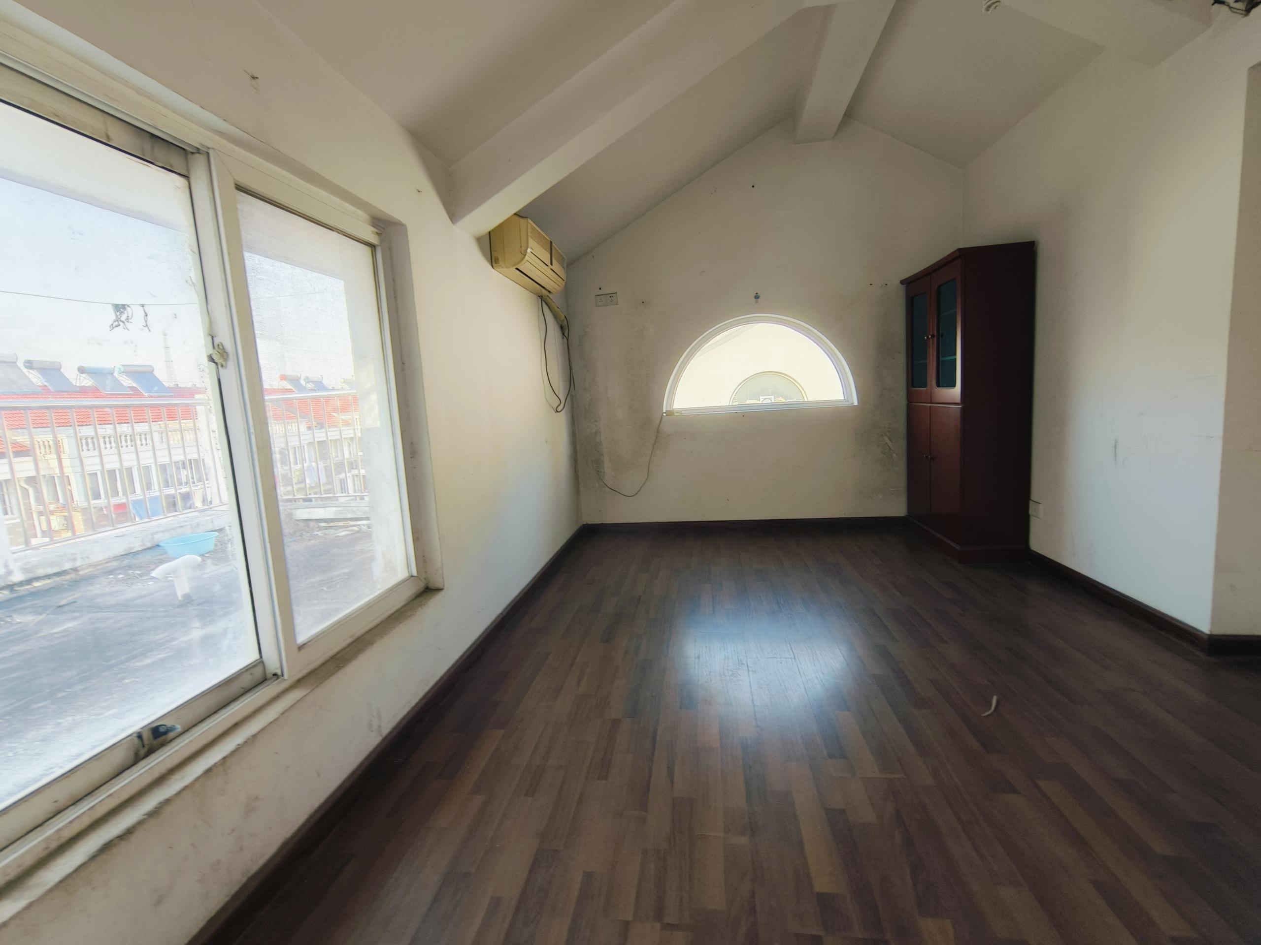 文峰花苑 3室2厅1卫 107.70m&sup2;