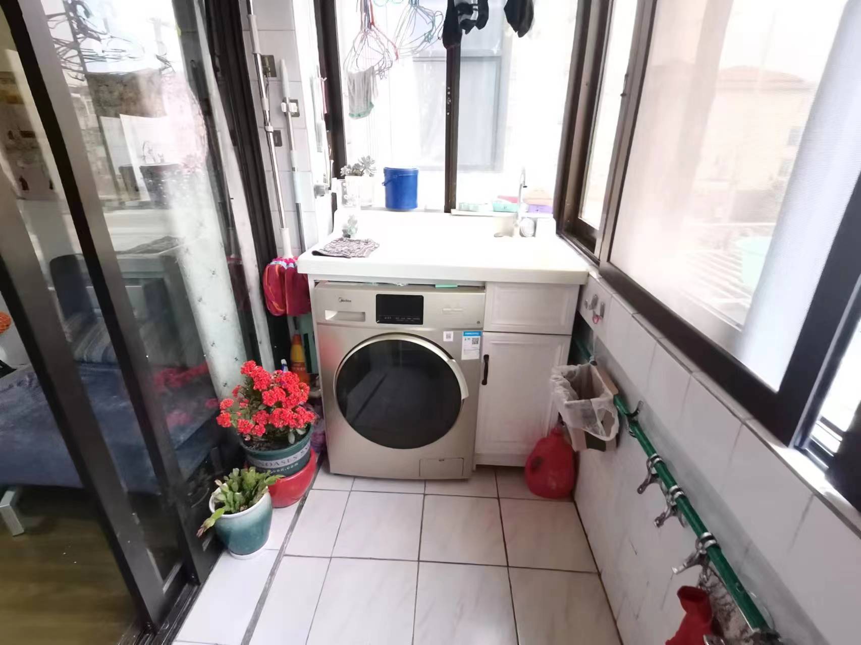 虹桥新村(朝霞路) 2室2厅1卫 75m&sup2;