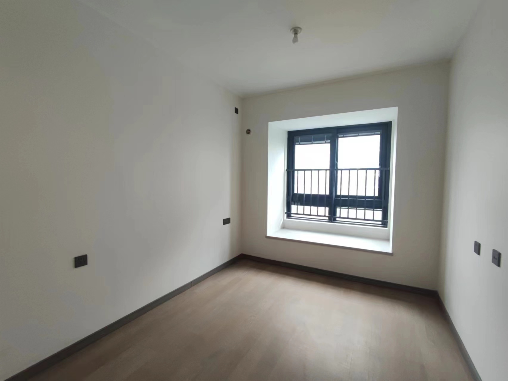 万科翡翠东第 4室2厅2卫 150m&sup2;