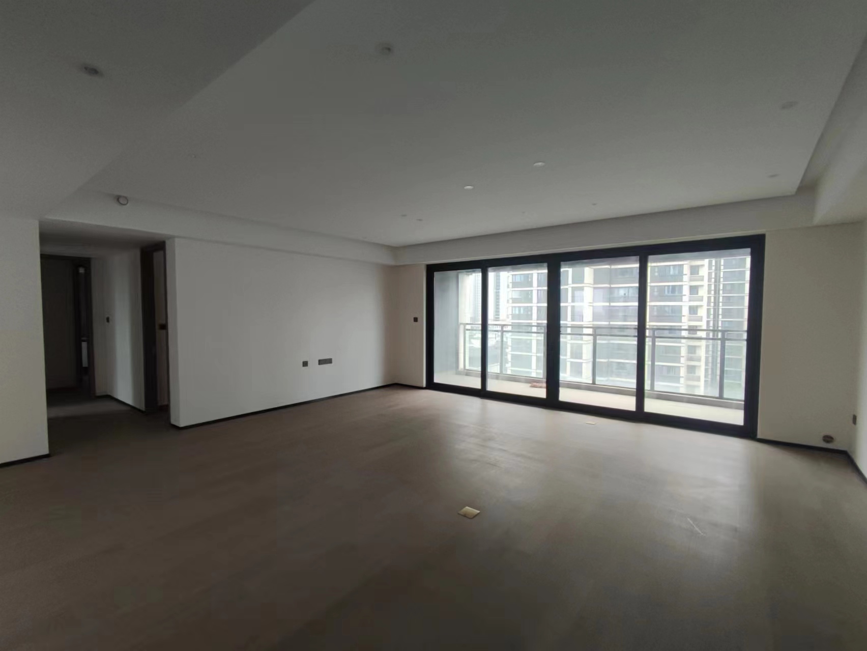 万科翡翠东第 4室2厅2卫 150m&sup2;