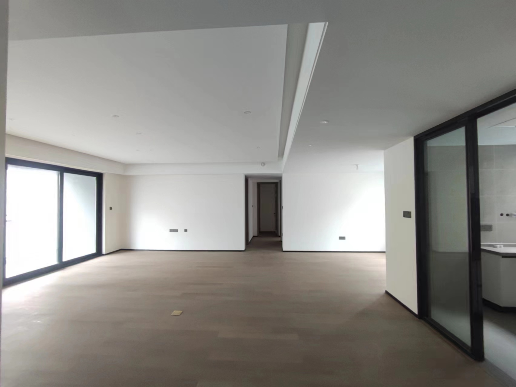 万科翡翠东第 4室2厅2卫 150m²