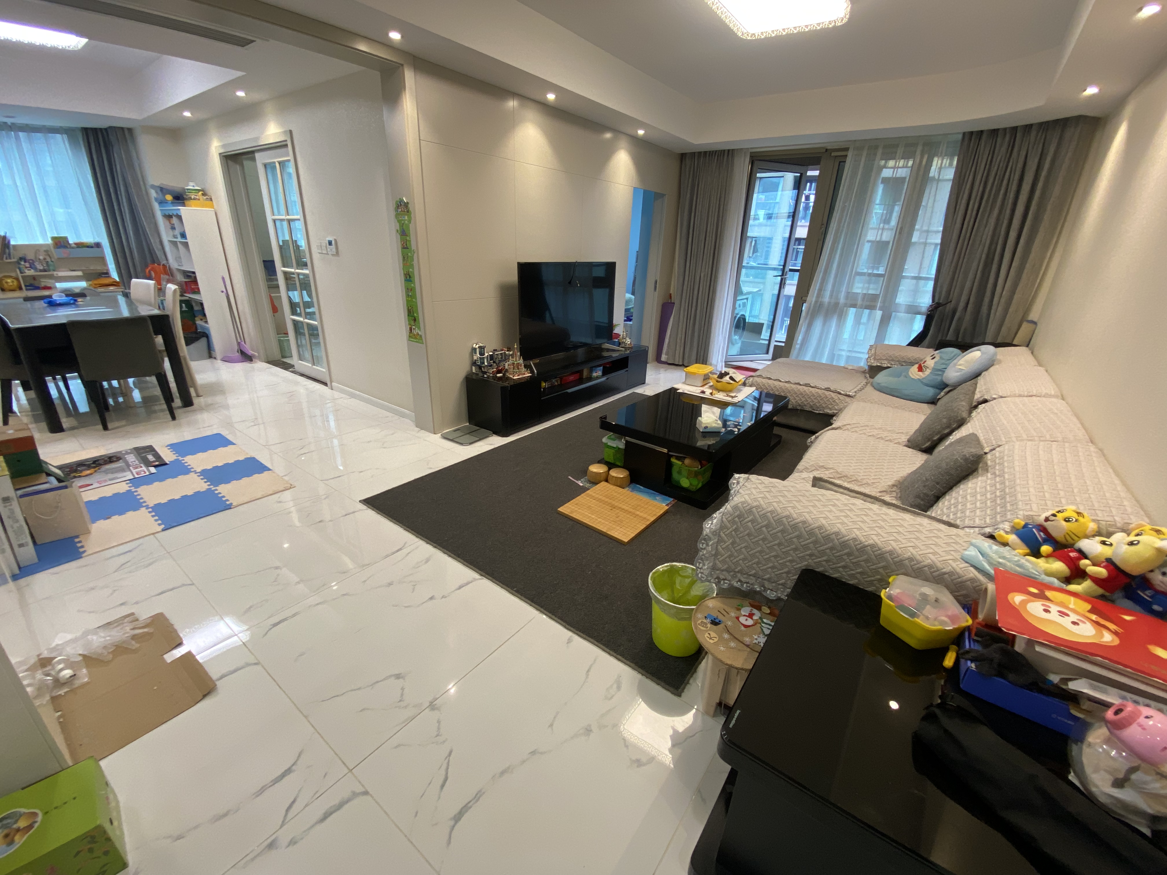 绿城玉兰公寓 3室2厅2卫 165.19m²