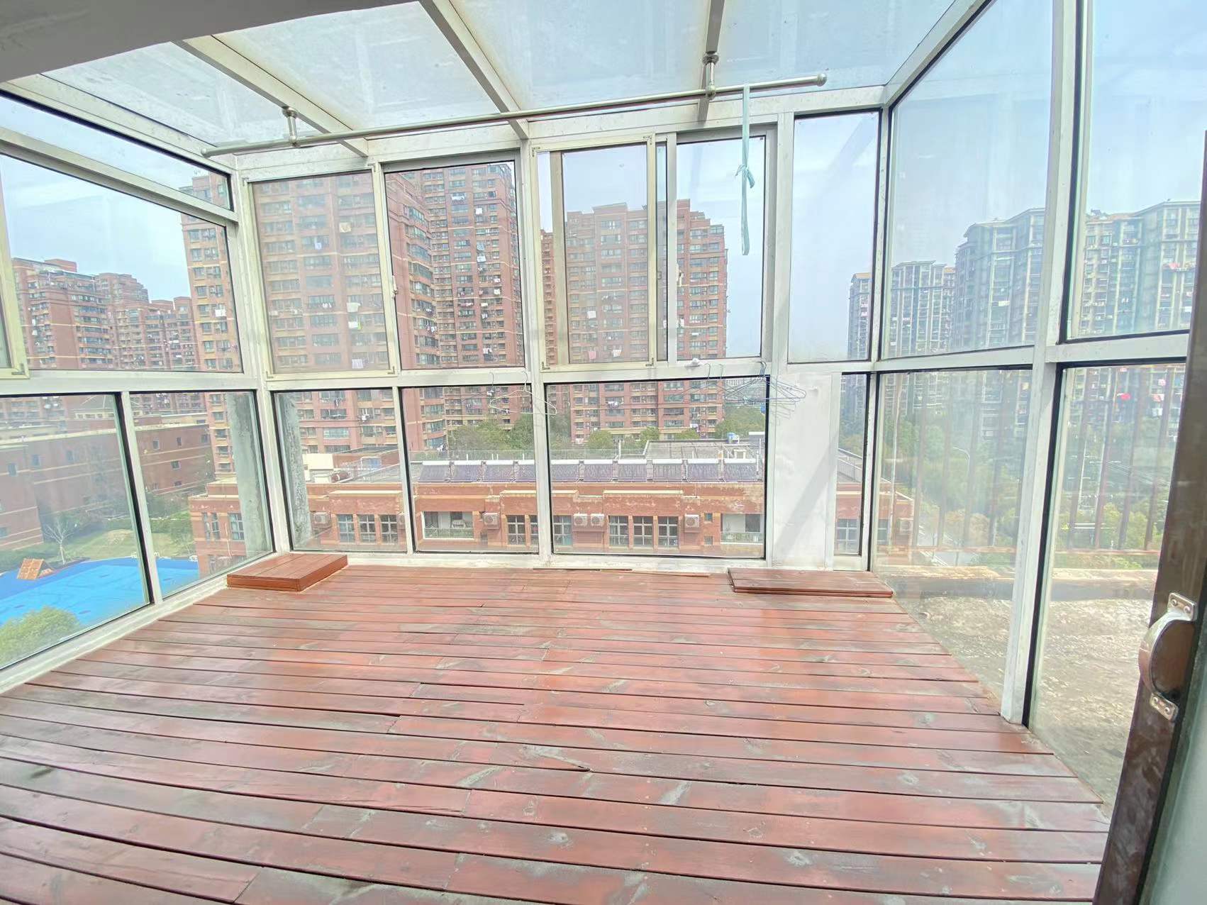 跃龙小苑 4室2厅1卫 71m&sup2;