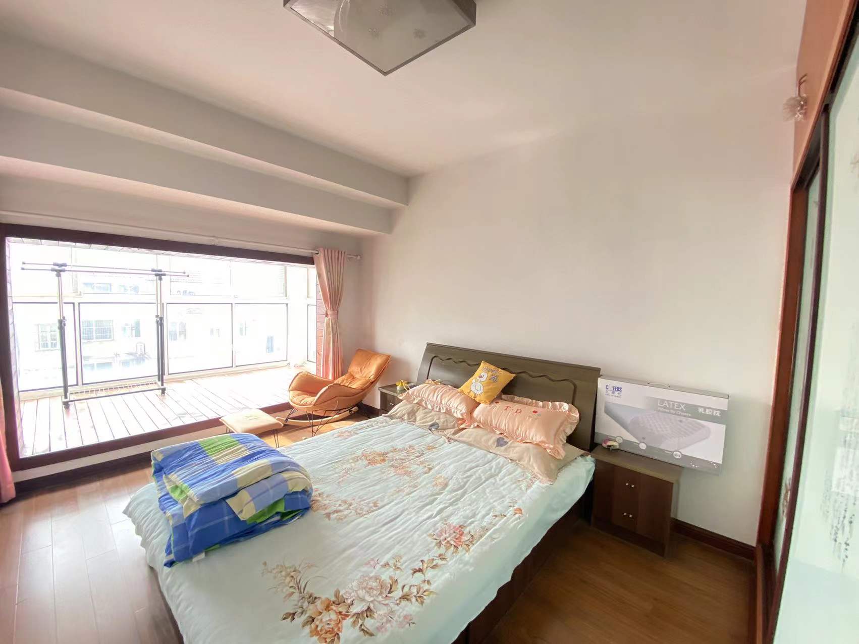 跃龙小苑 4室2厅1卫 71m&sup2;