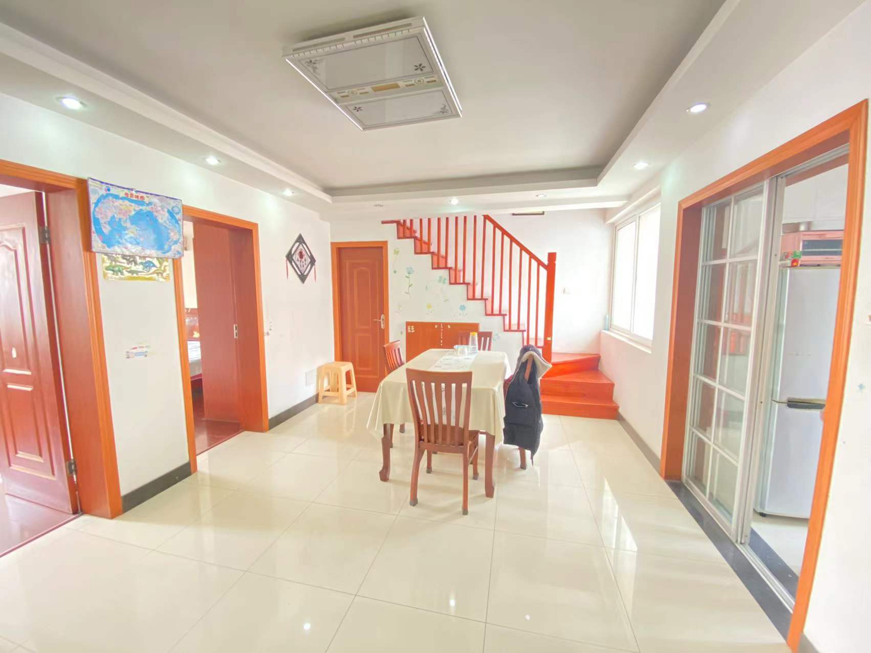 跃龙小苑 4室2厅1卫 71m&sup2;