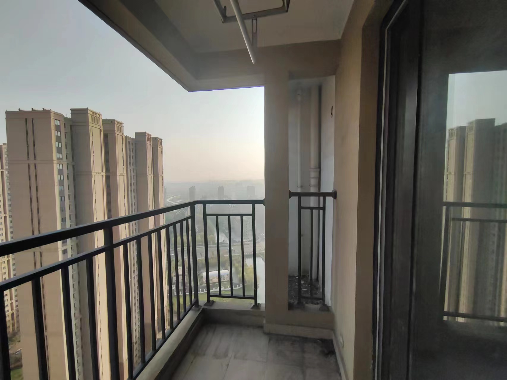 中海碧林湾 3室2厅1卫 98m&sup2;