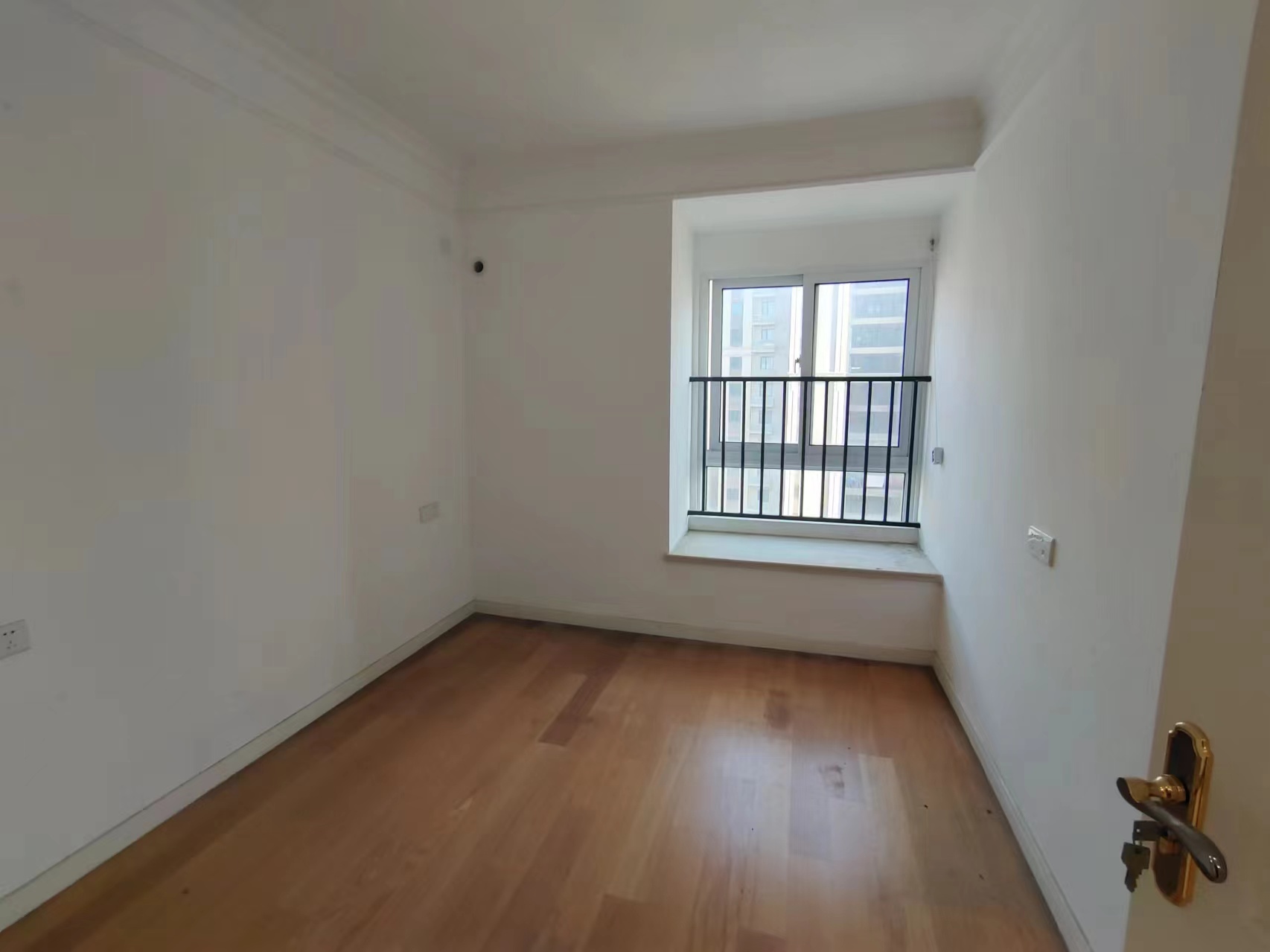 中海碧林湾 3室2厅1卫 98m&sup2;