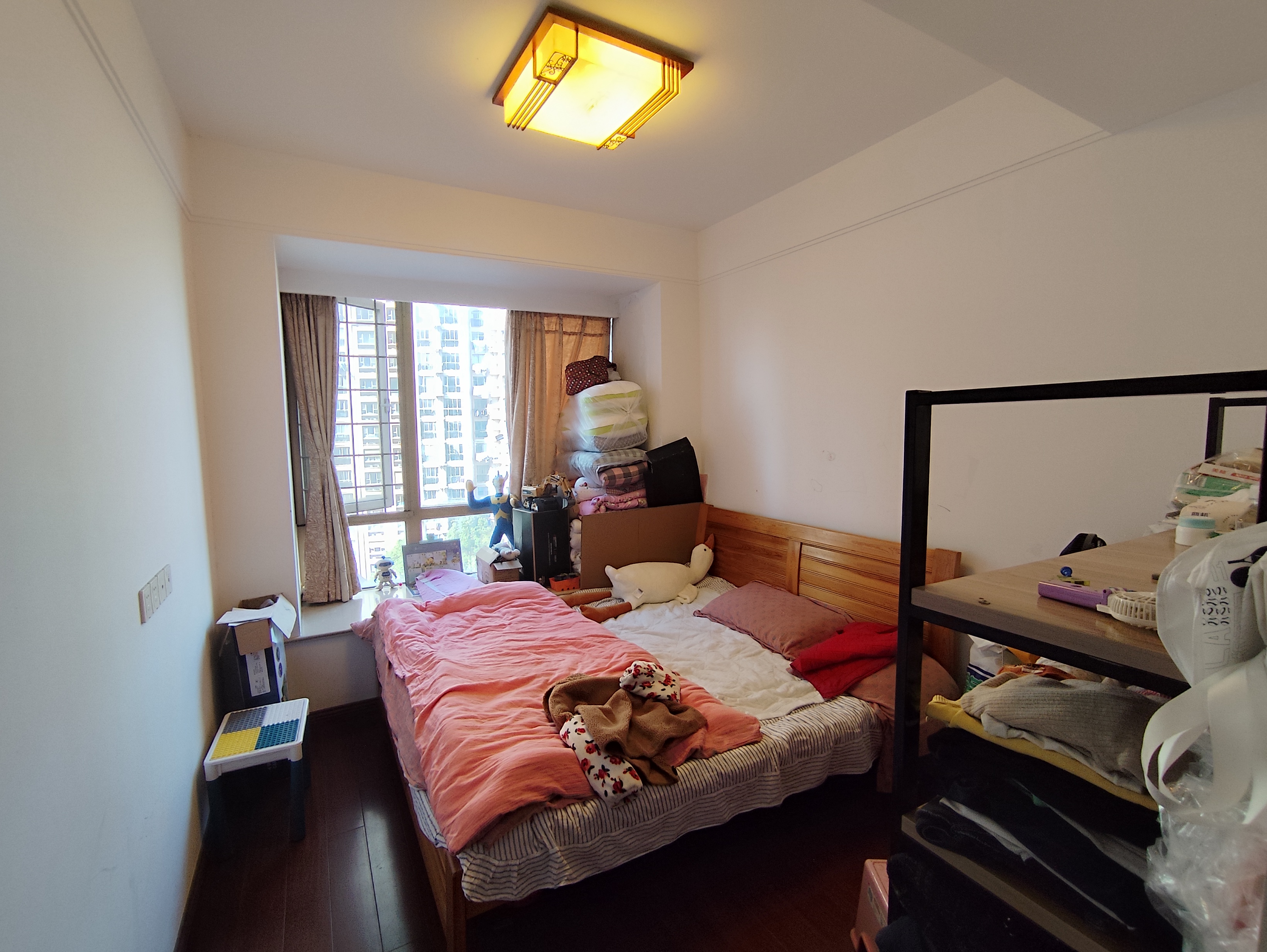 中南世纪花城一期 3室2厅1卫 140m&sup2;