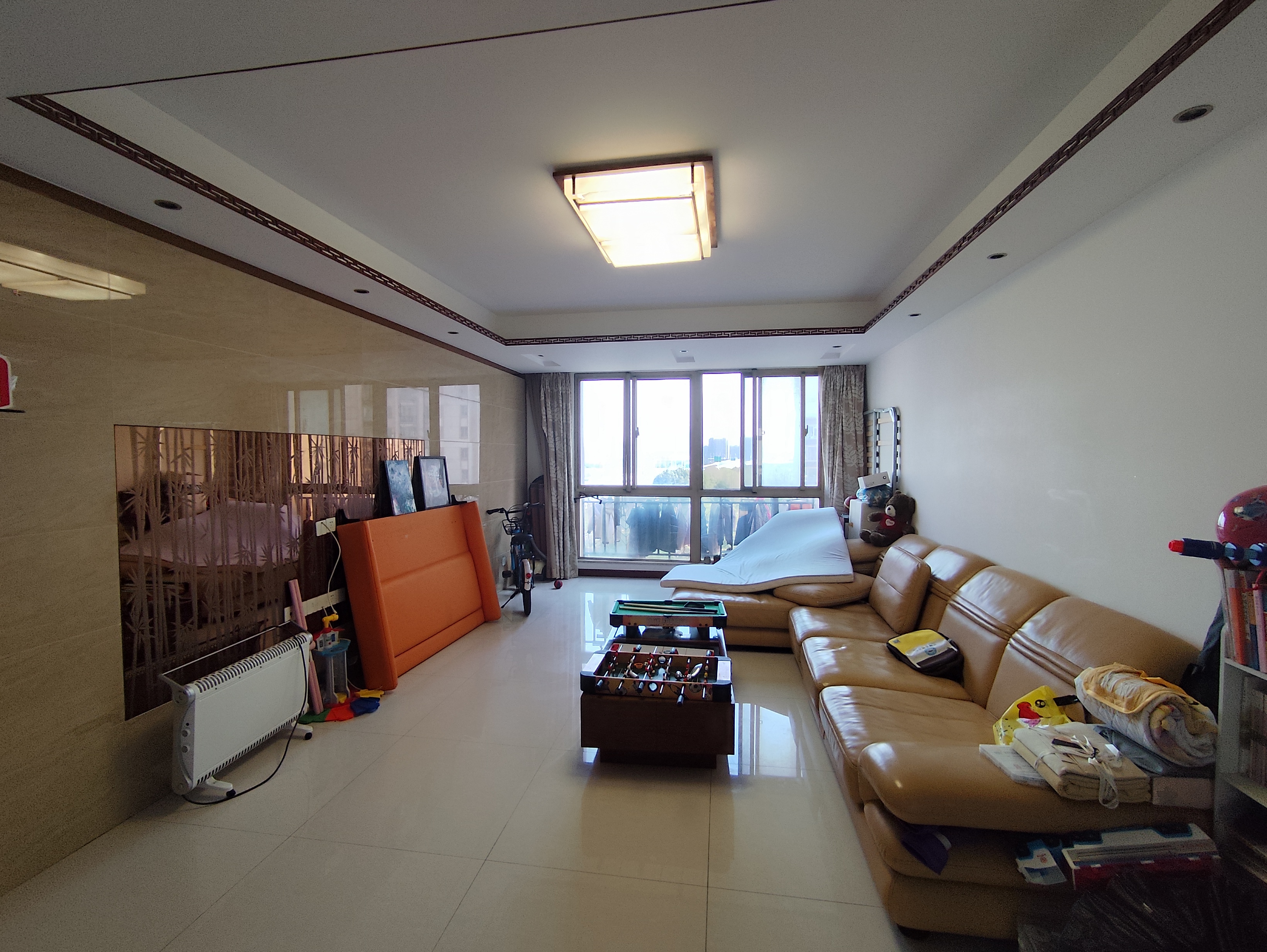 中南世纪花城一期 3室2厅1卫 140m&sup2;