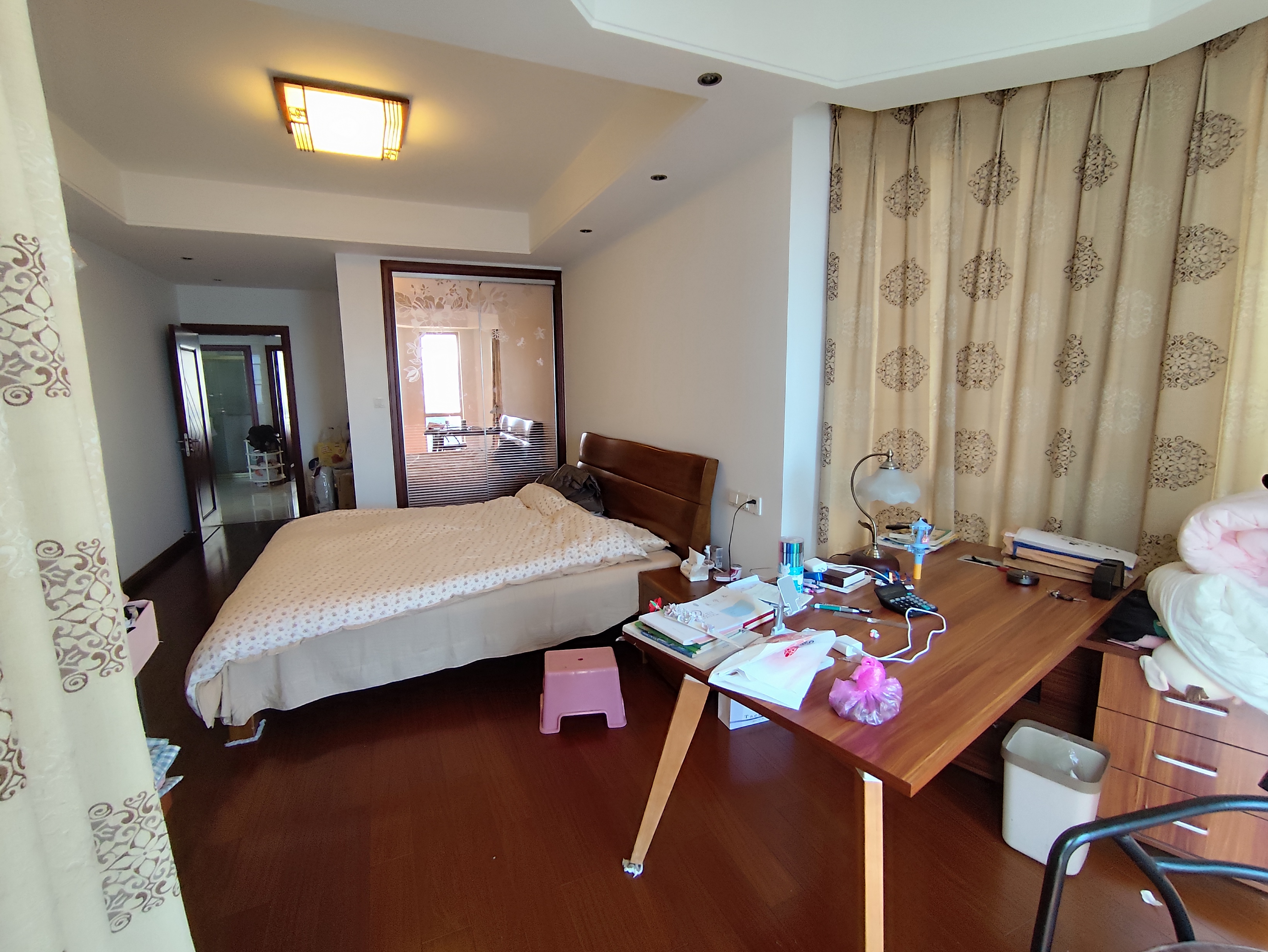 中南世纪花城一期 3室2厅1卫 140m&sup2;