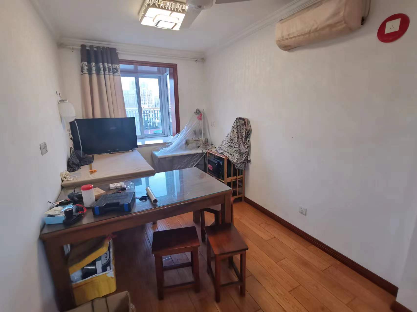 三里墩花苑 3室1厅1卫 129m&sup2;