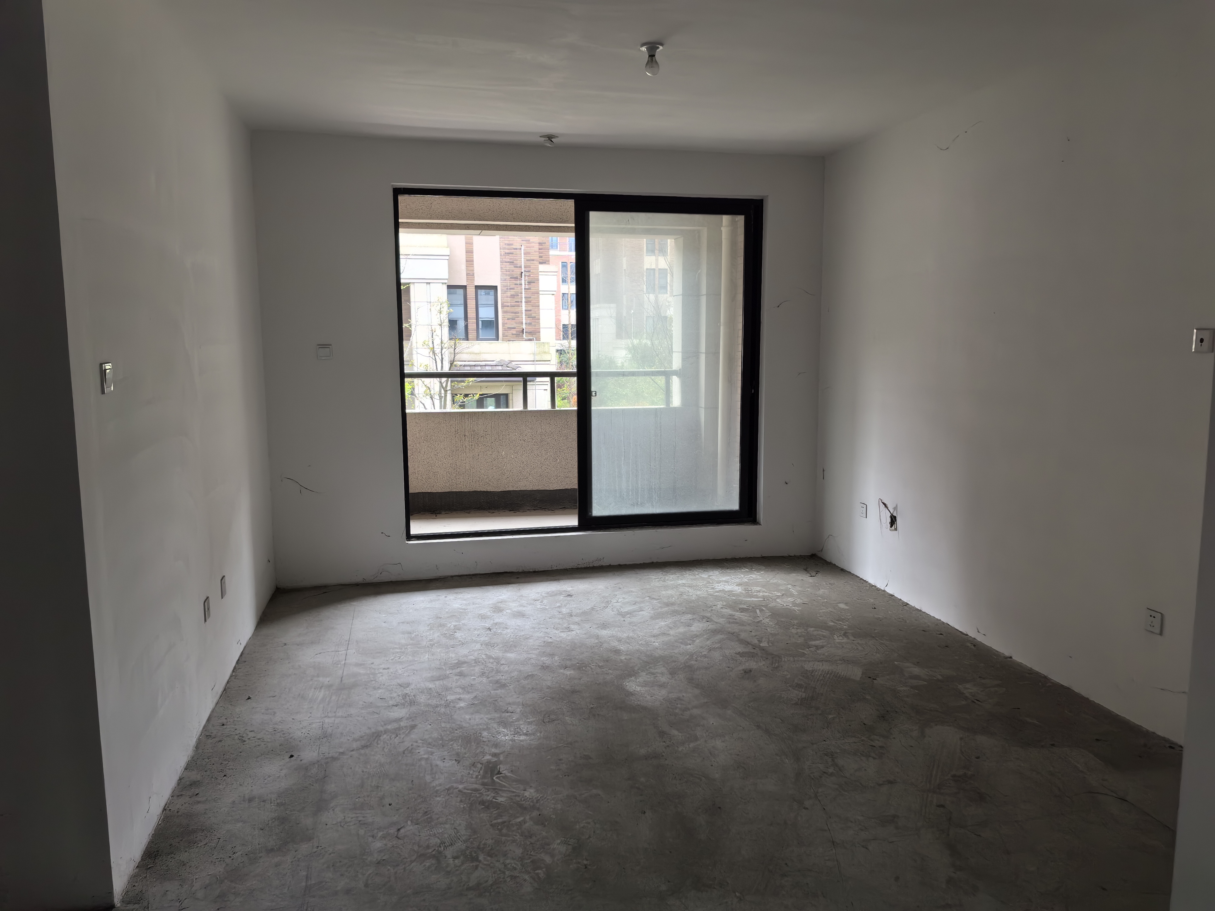 山水壹号 2室2厅1卫 92m²