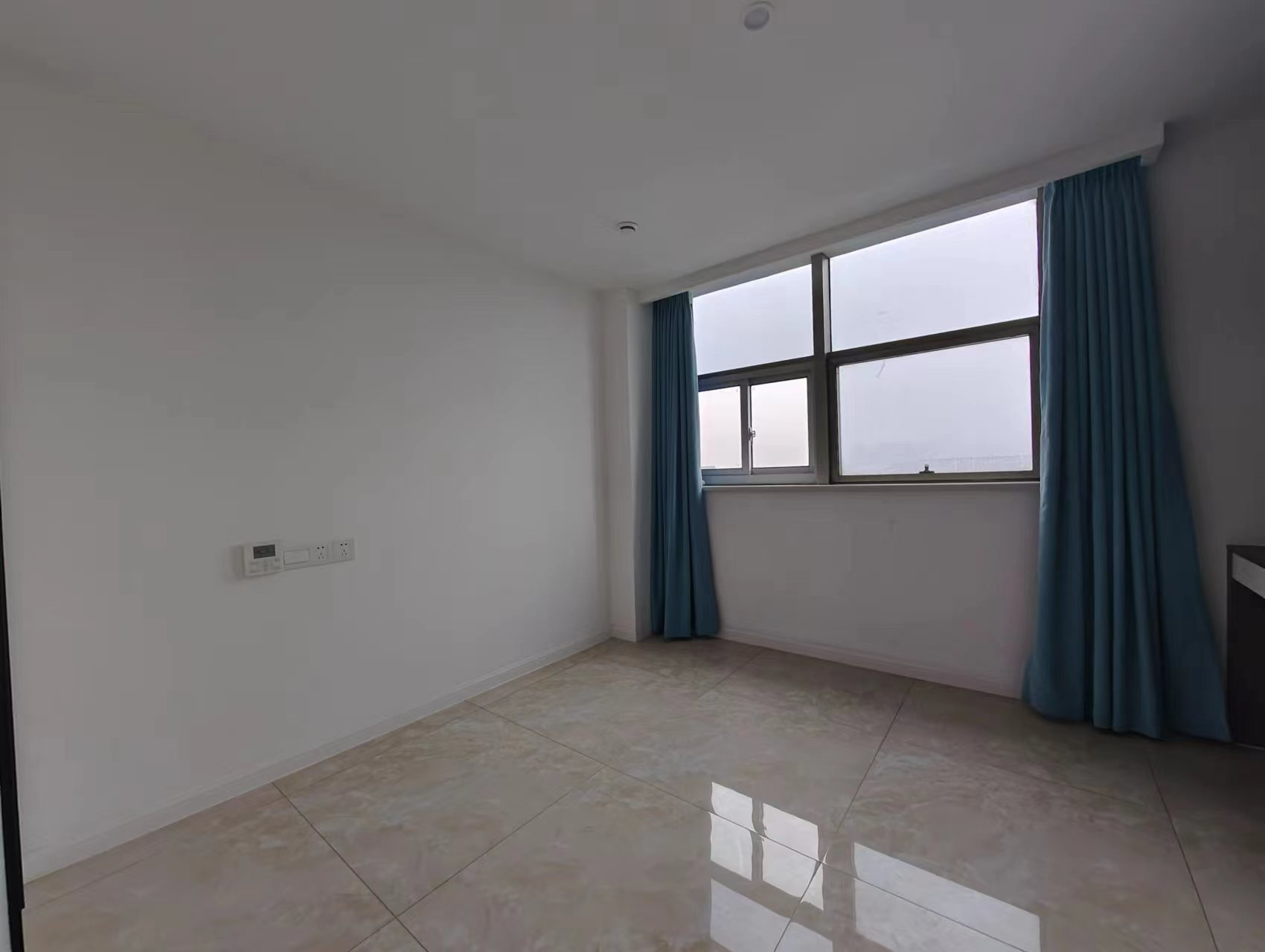 王府大厦 2室1厅1卫 61m&sup2;