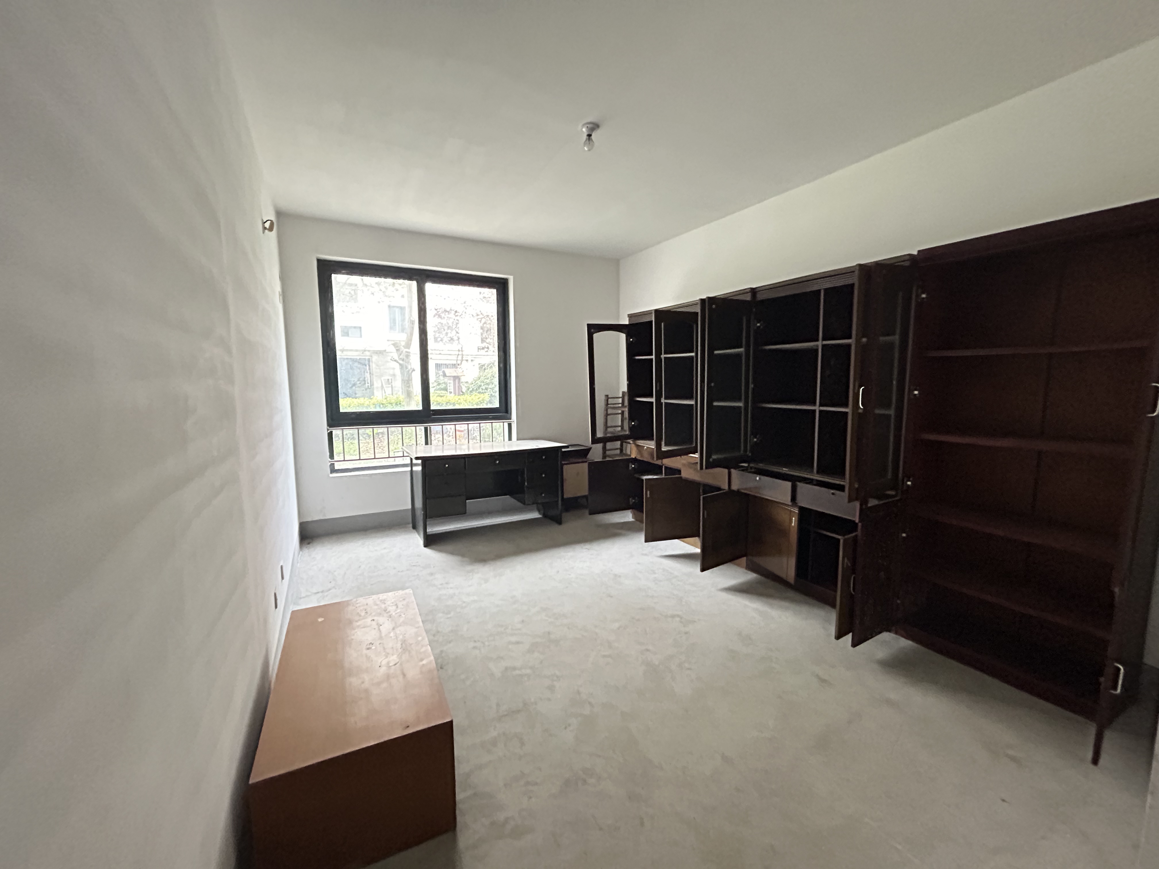 金水湾花园 3室2厅2卫 143m&sup2;