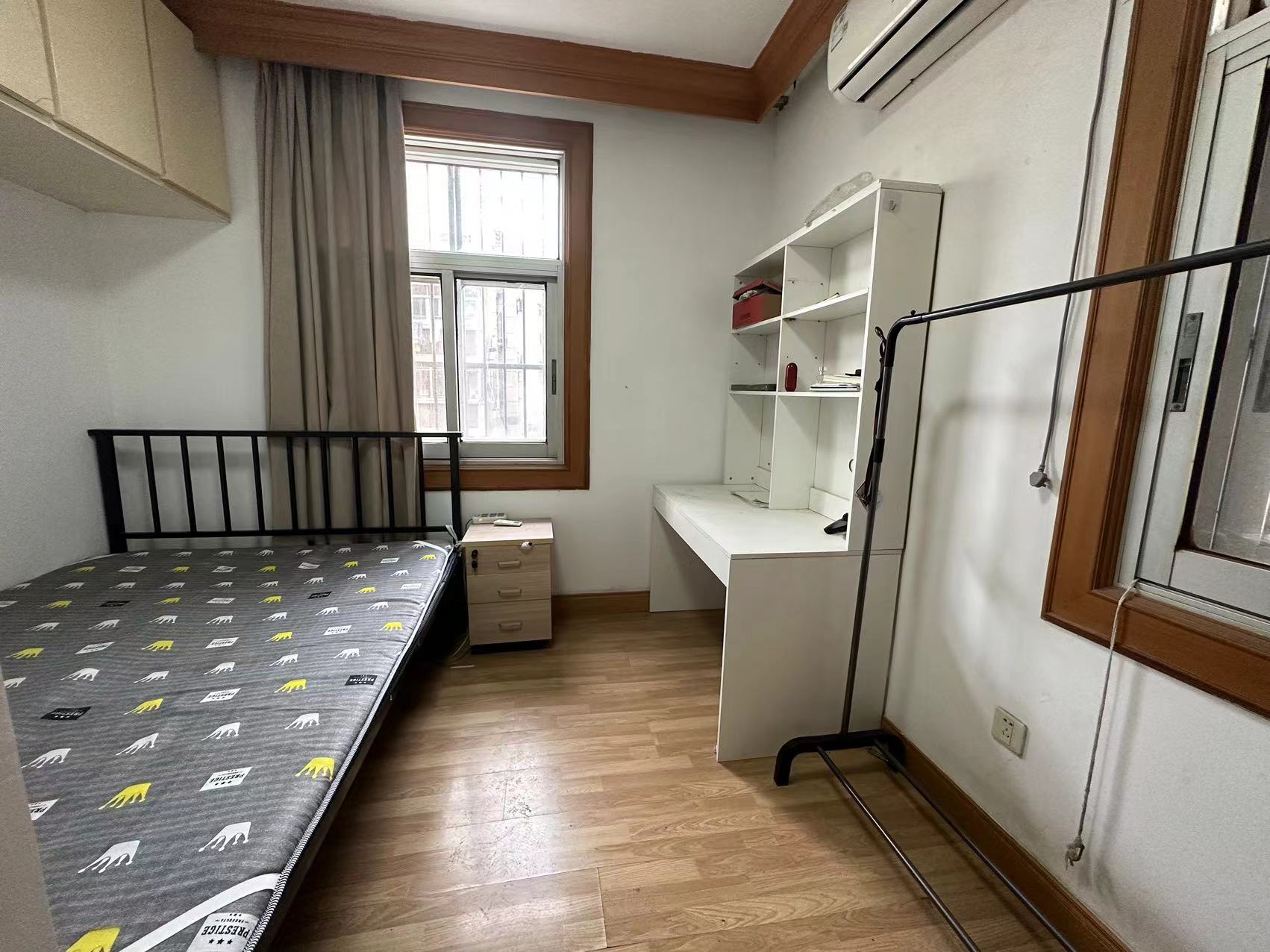 城港新村 3室2厅1卫 110m&sup2;