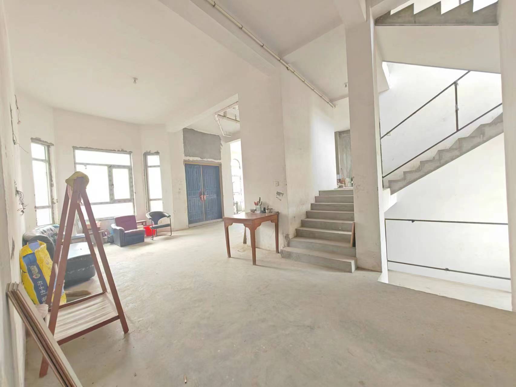 东郊庄园 5室2厅3卫 322m²