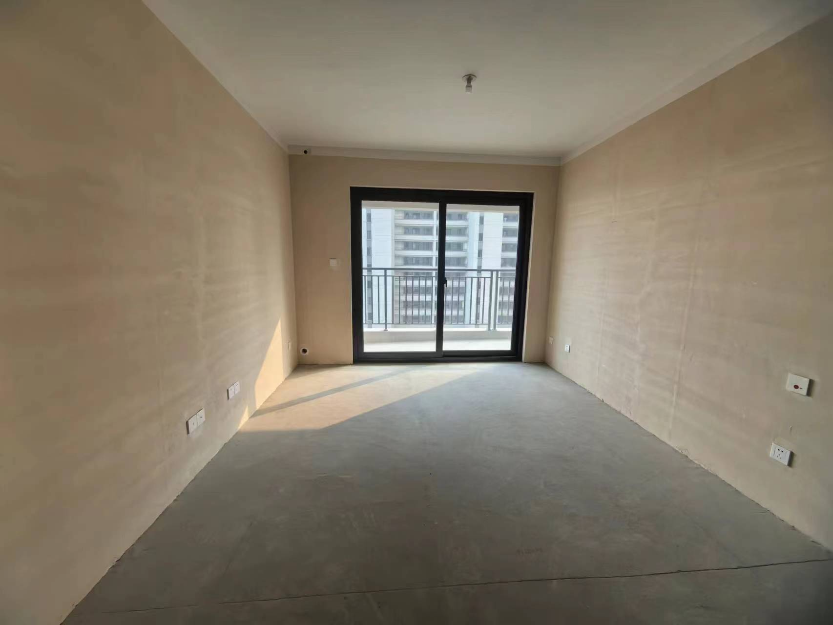 绿地江海图 3室2厅1卫 100m²