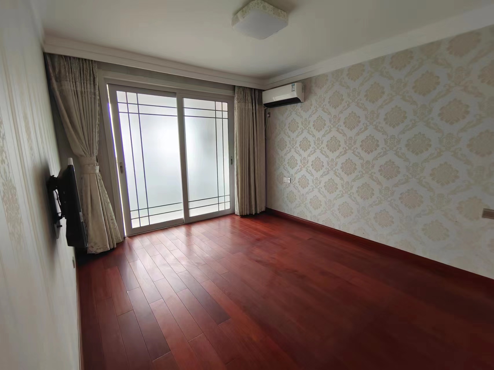 和谐怡园佳苑 3室2厅1卫 134m&sup2;