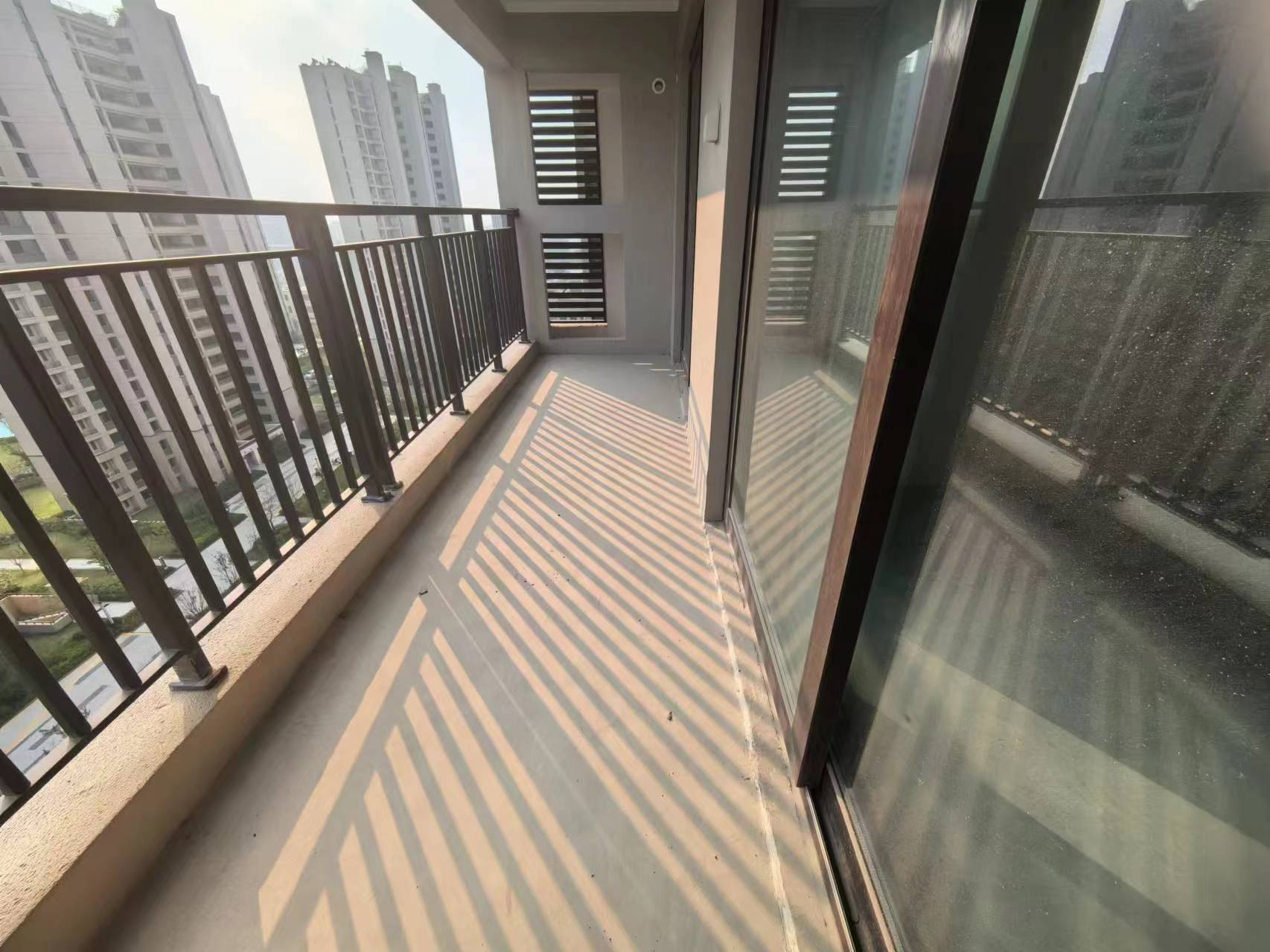 绿地江海图 3室2厅1卫 100m&sup2;